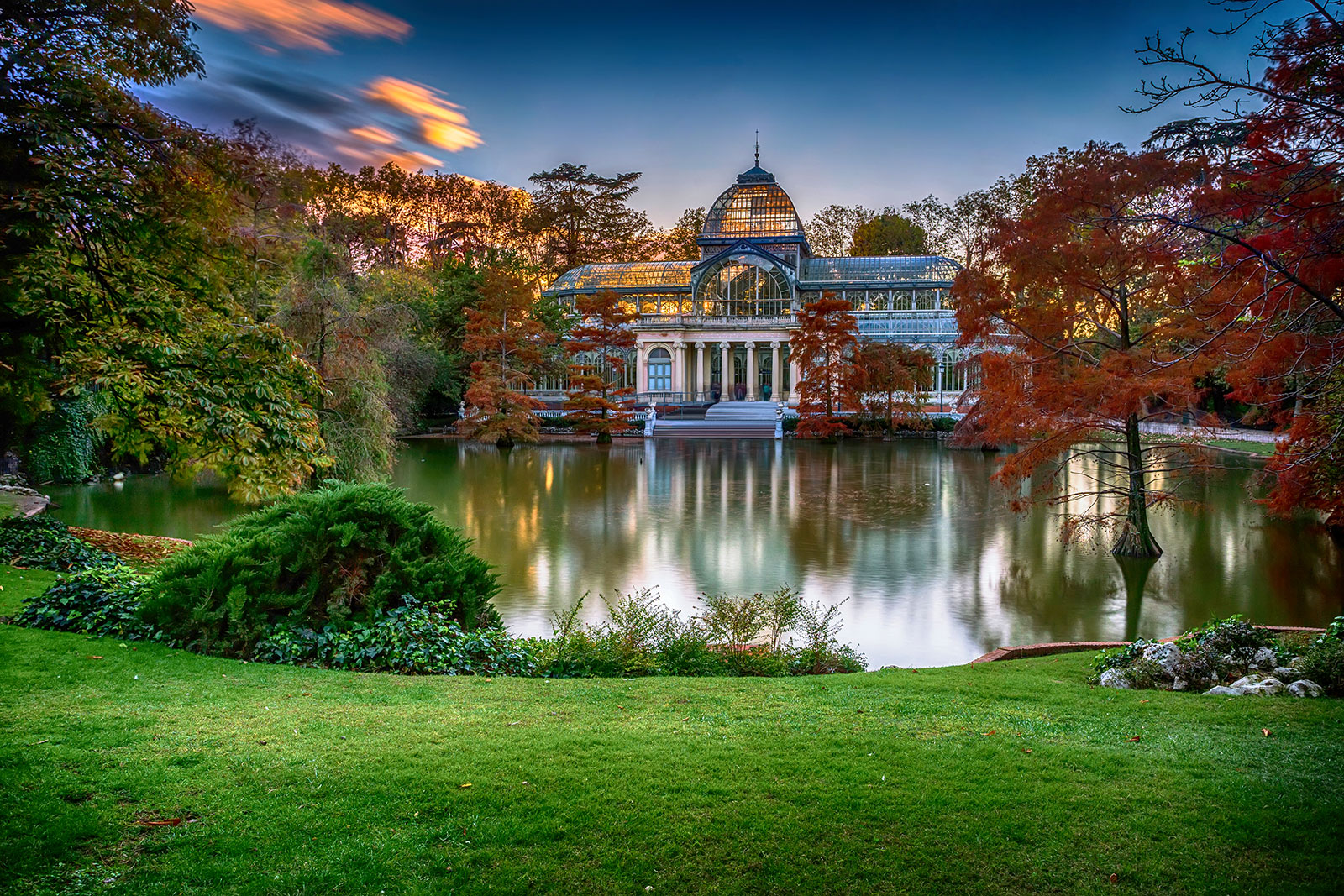 Spain-Palacio de Cristal del Retiro