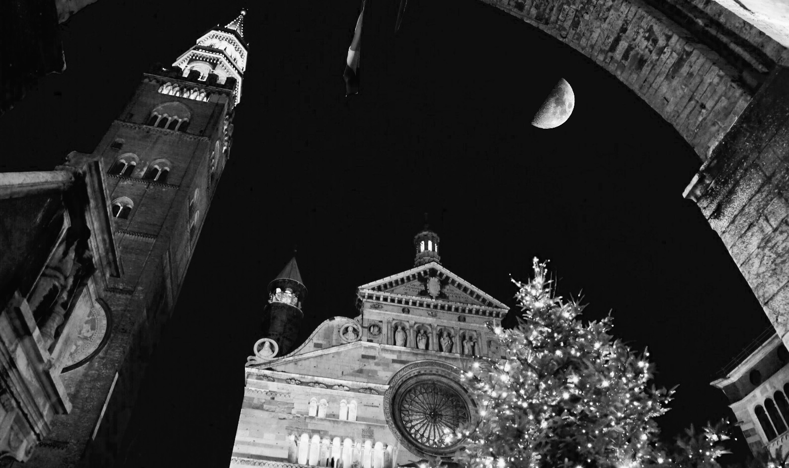Cremona Cathedral of the night