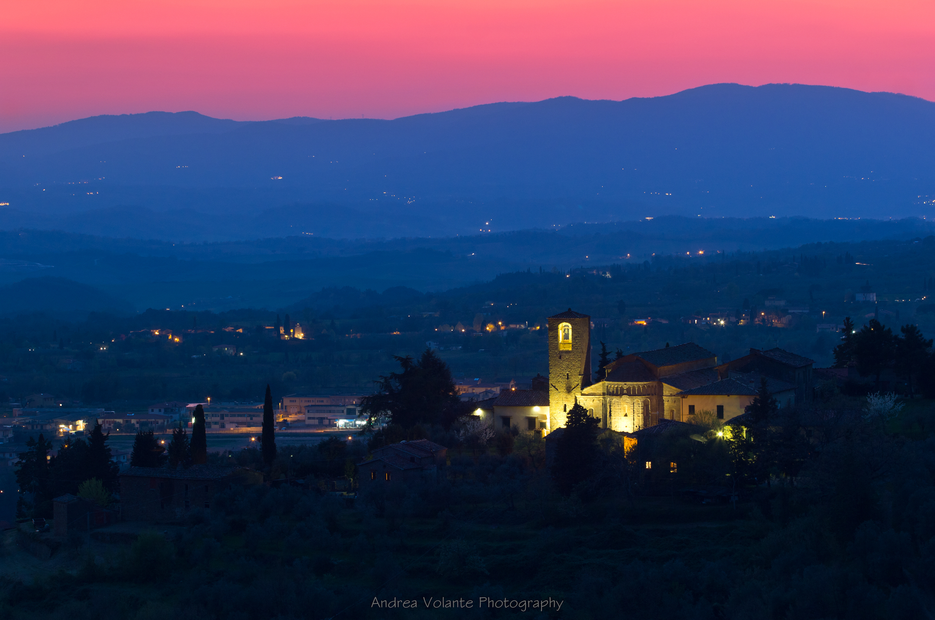 Gropina ...le prime luci della sera.