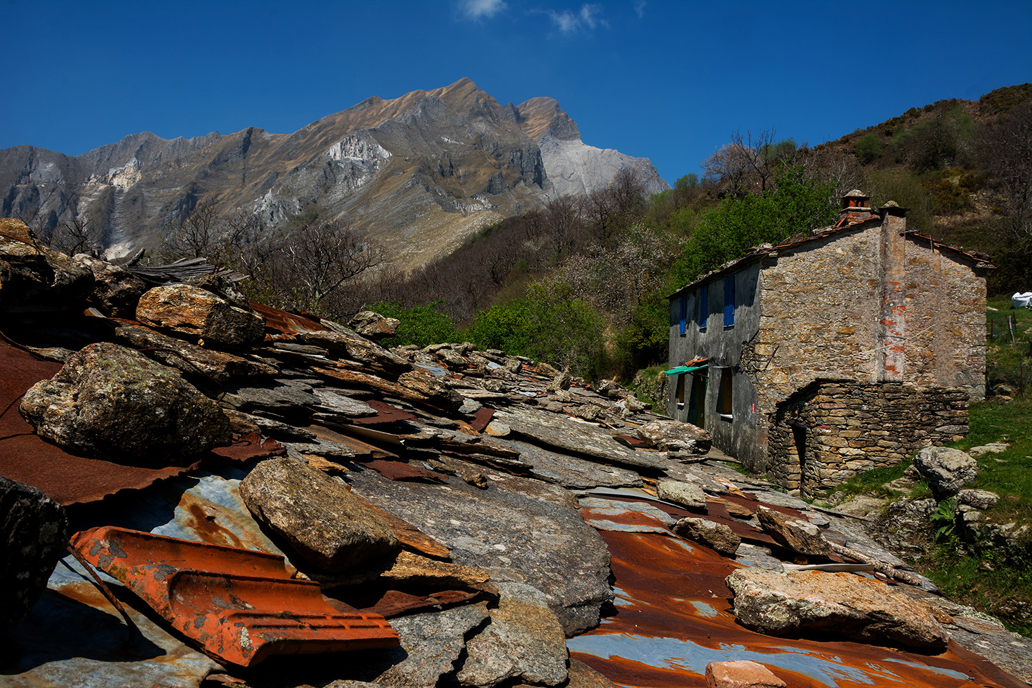 Un tranquillo paesino con vista Apuane