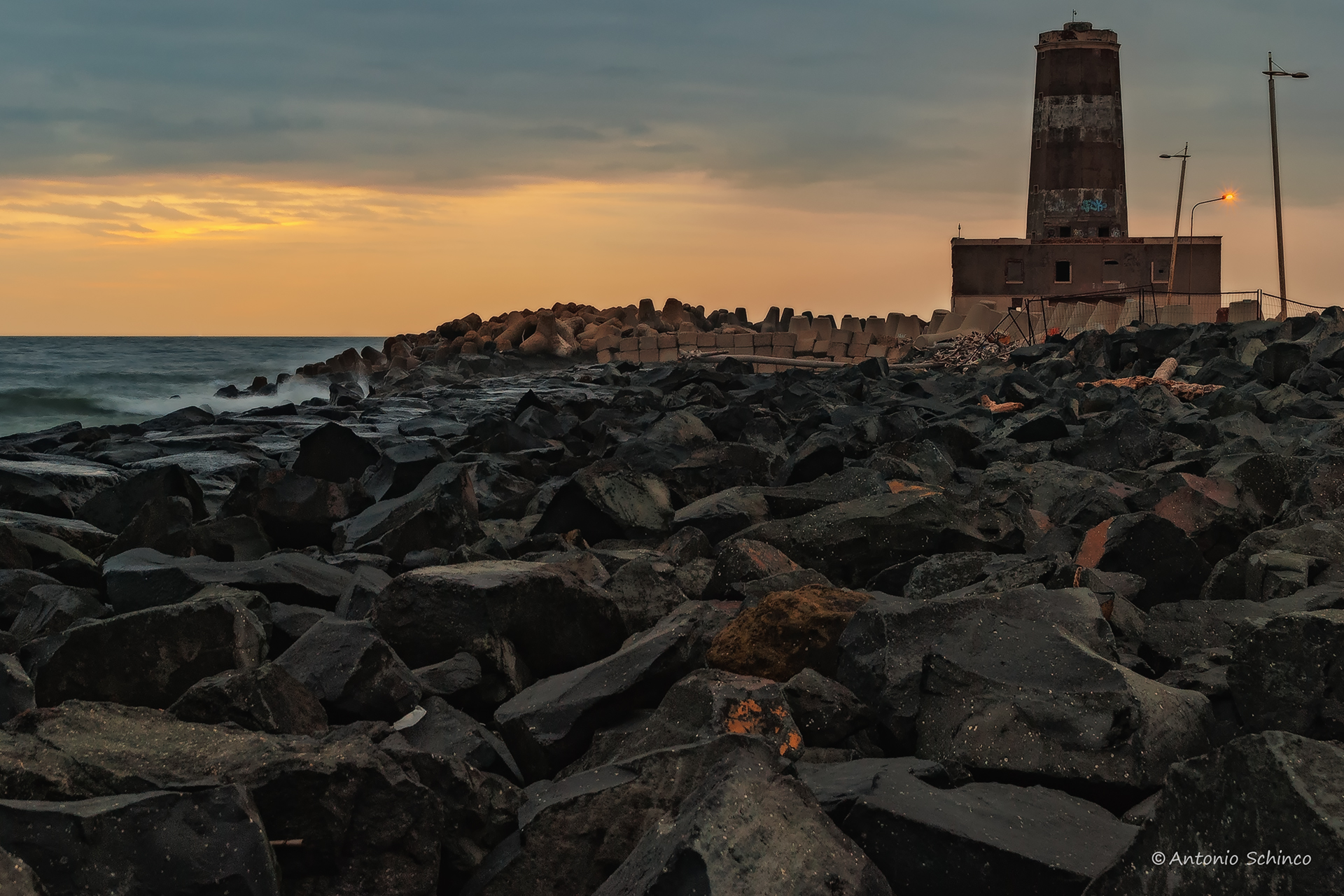 The Old Lighthouse Fiumicino Al Calar Del Sole
