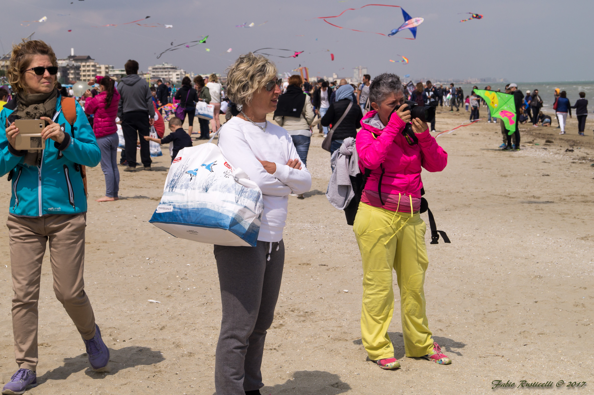 Today it is photographing in color !!