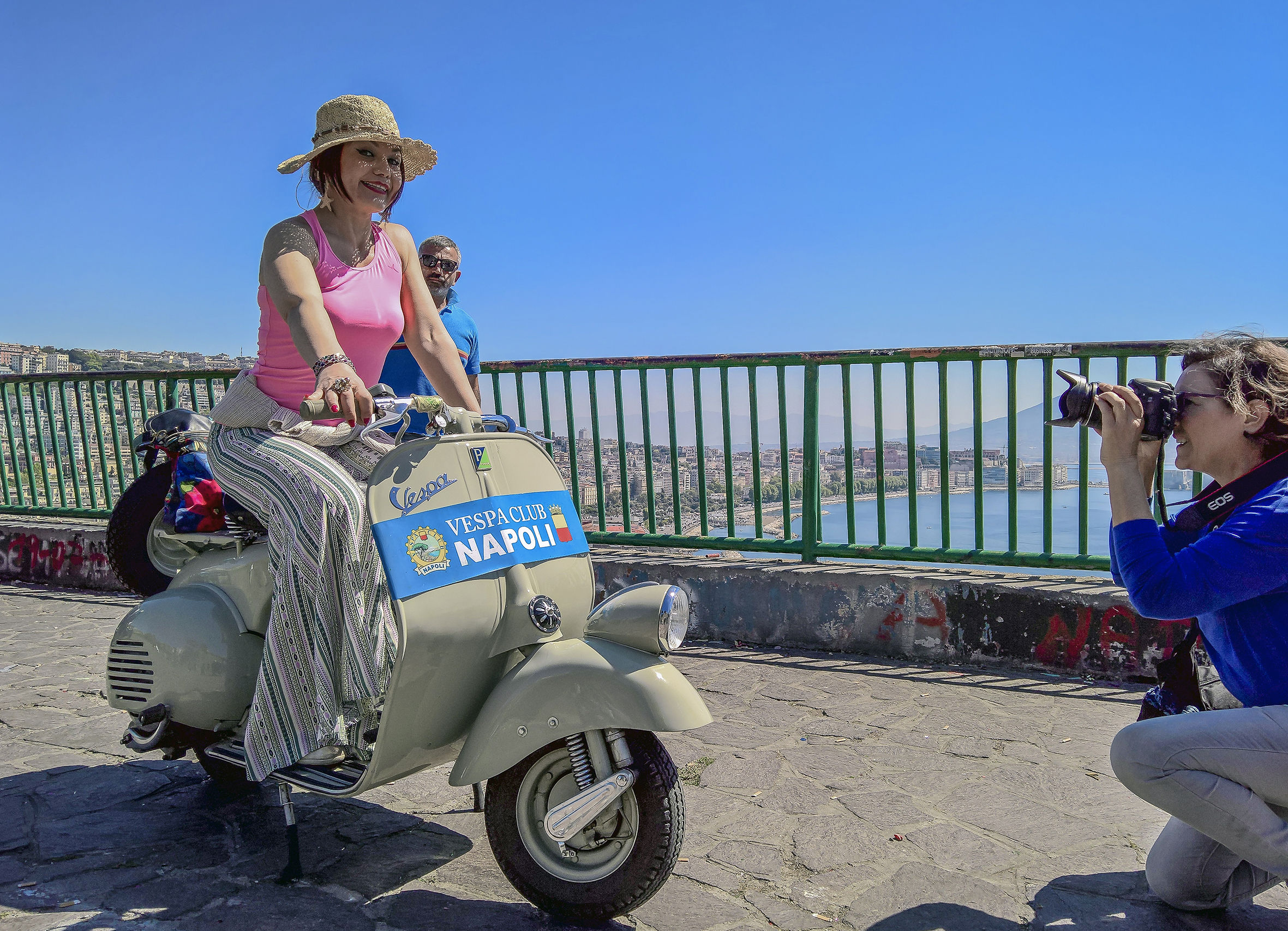 Ps... guarda un attimo qui! No, non dicevo a te.