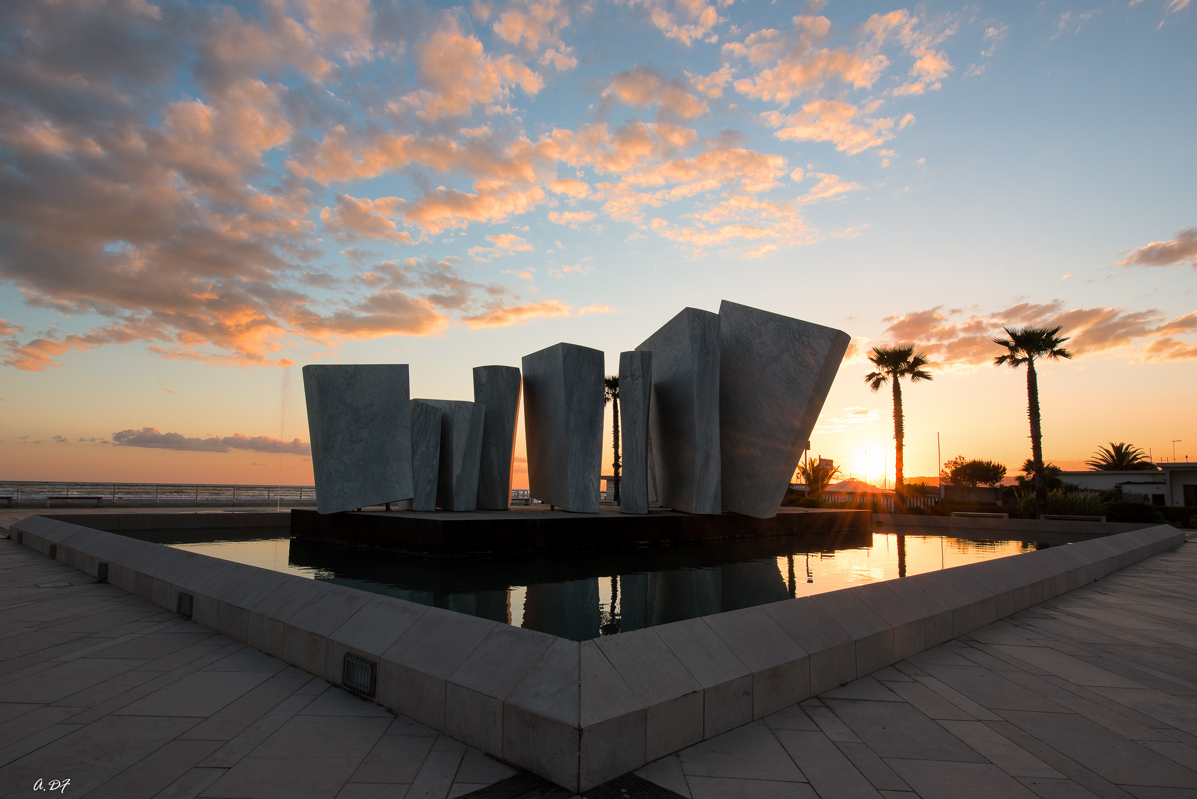 Waiting for a new sunset at the sails