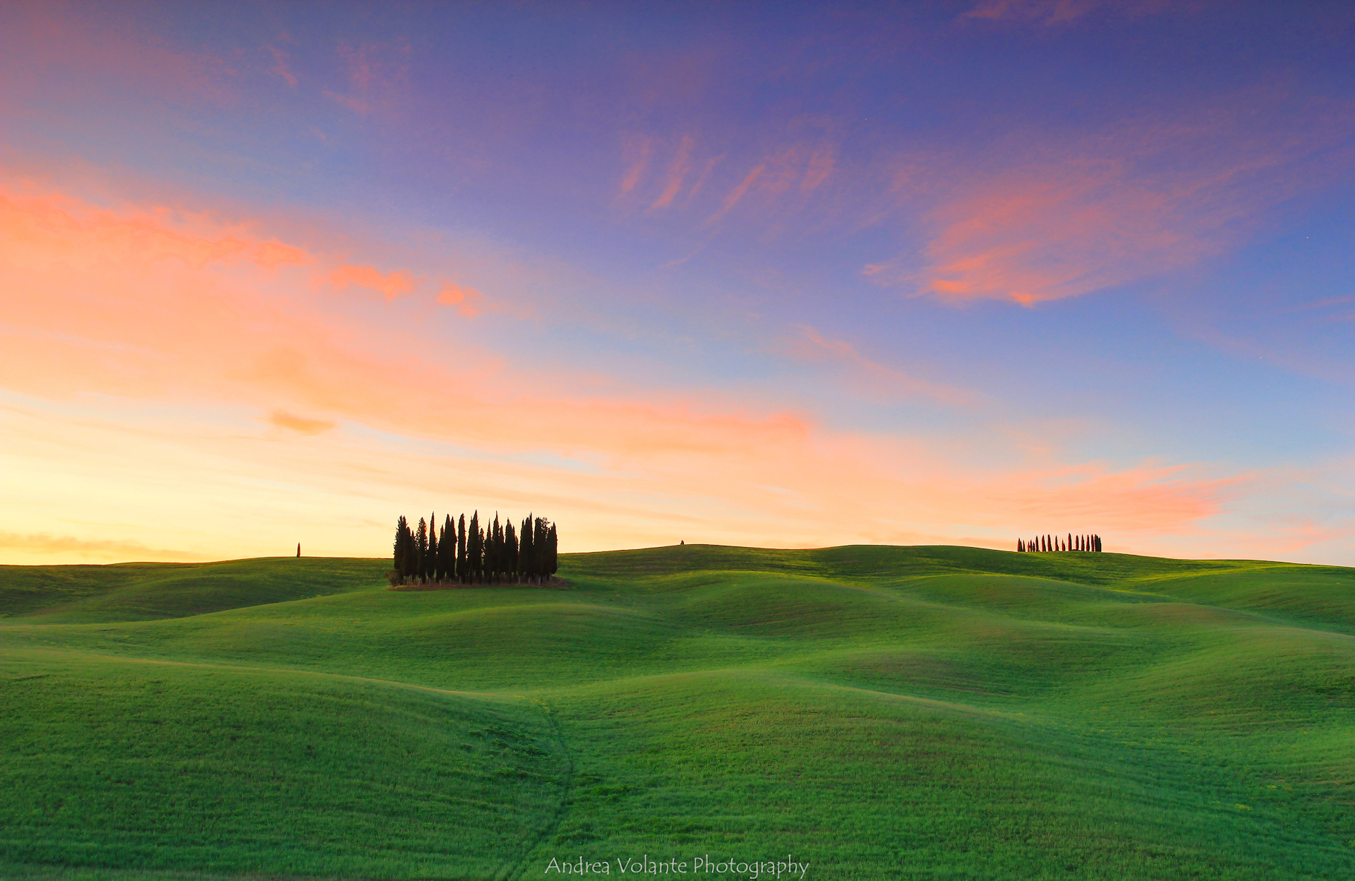 ..spettatori privilegiati all'alba in terra d'Orcia.
