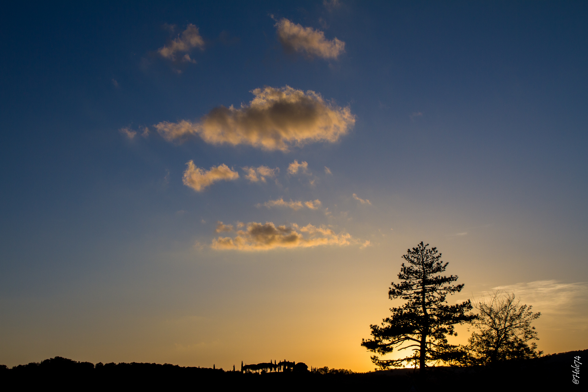 sunset in Val D'Orcia