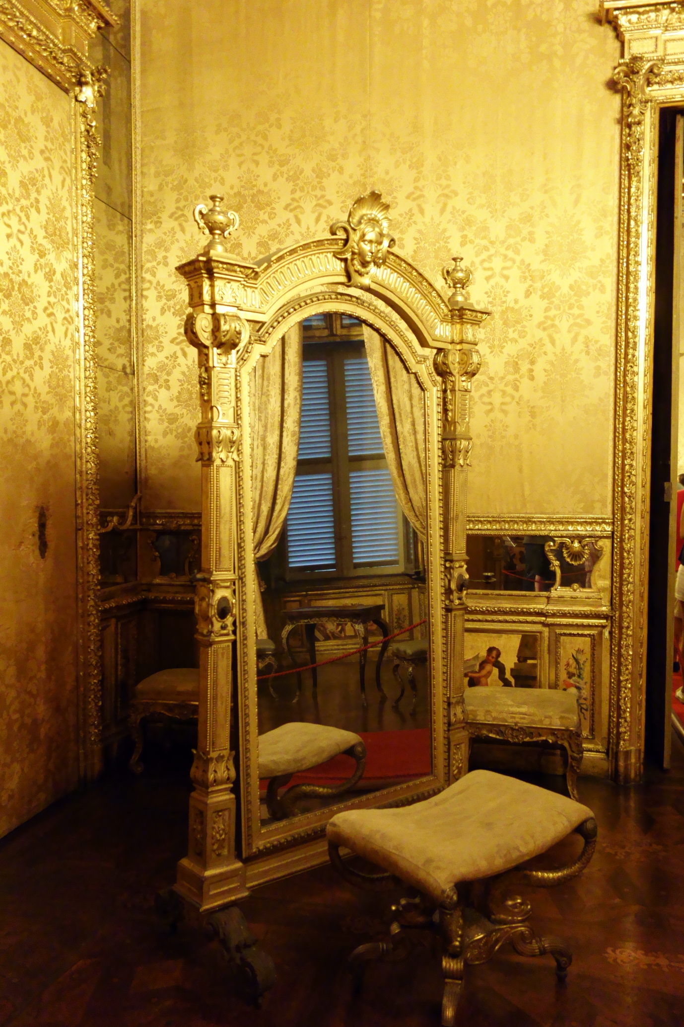 Royal Palace Turin - the Queen's mirror