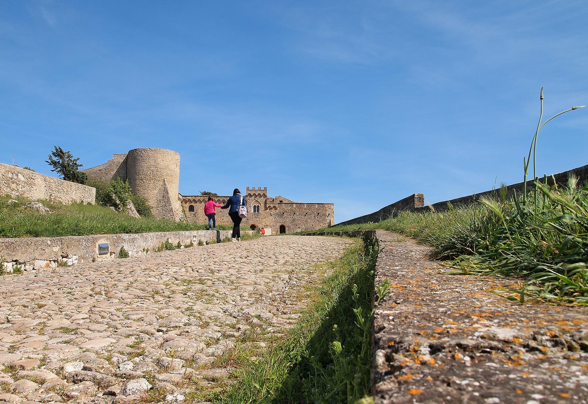 Bovine Castle (fg), Dauni Mountains