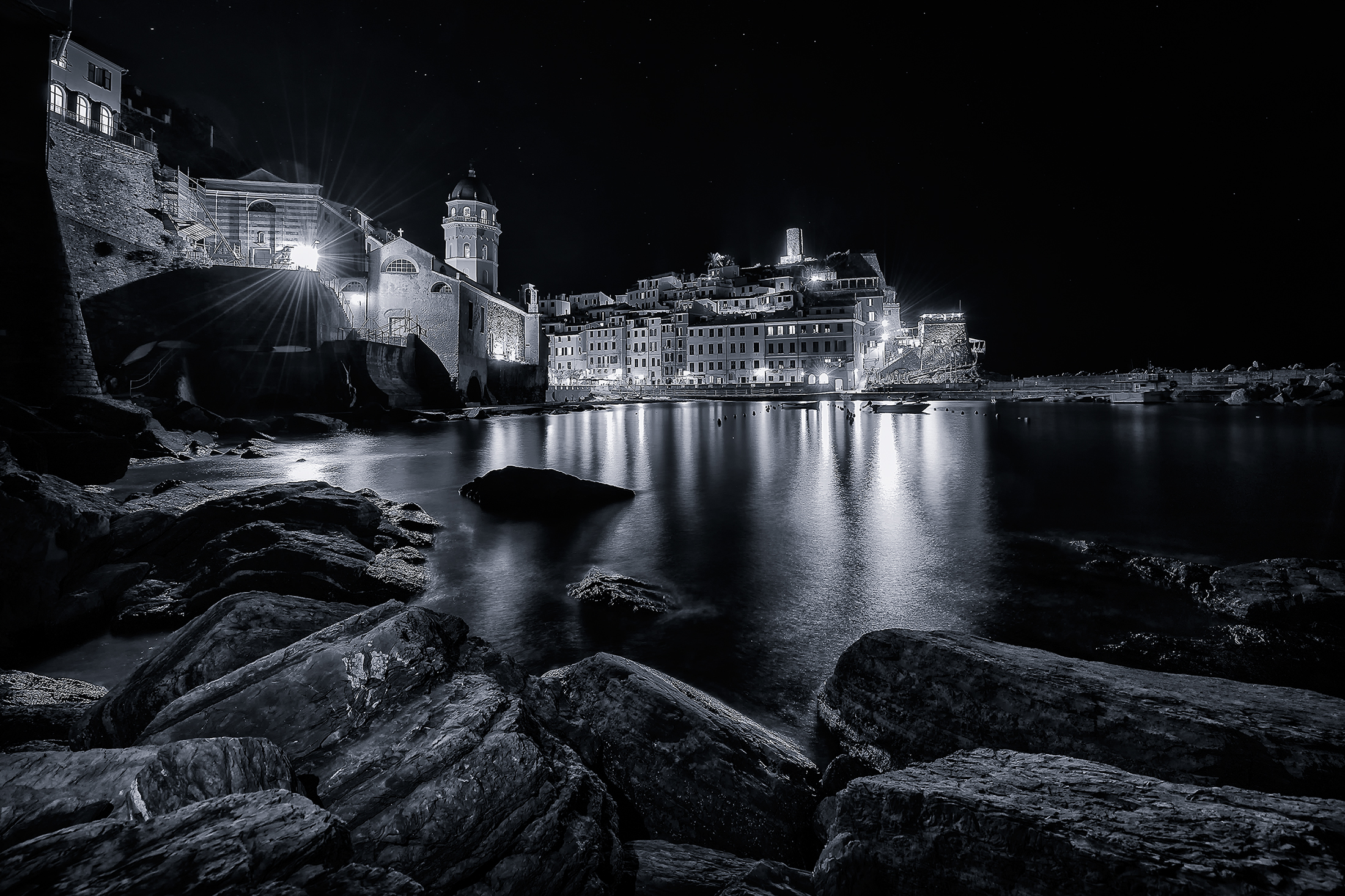 Deep night in Vernazza