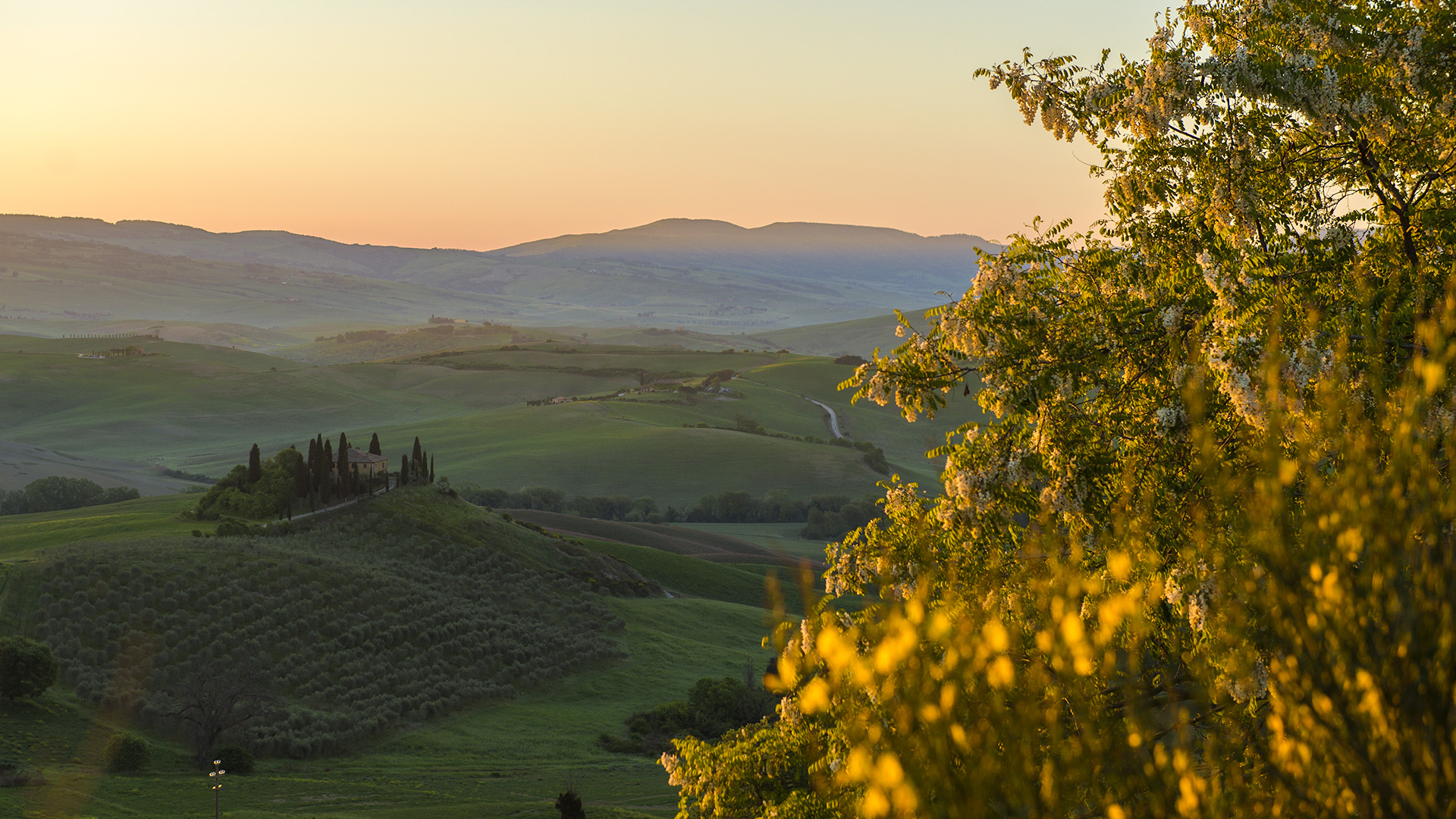 Primi raggi sui poggi