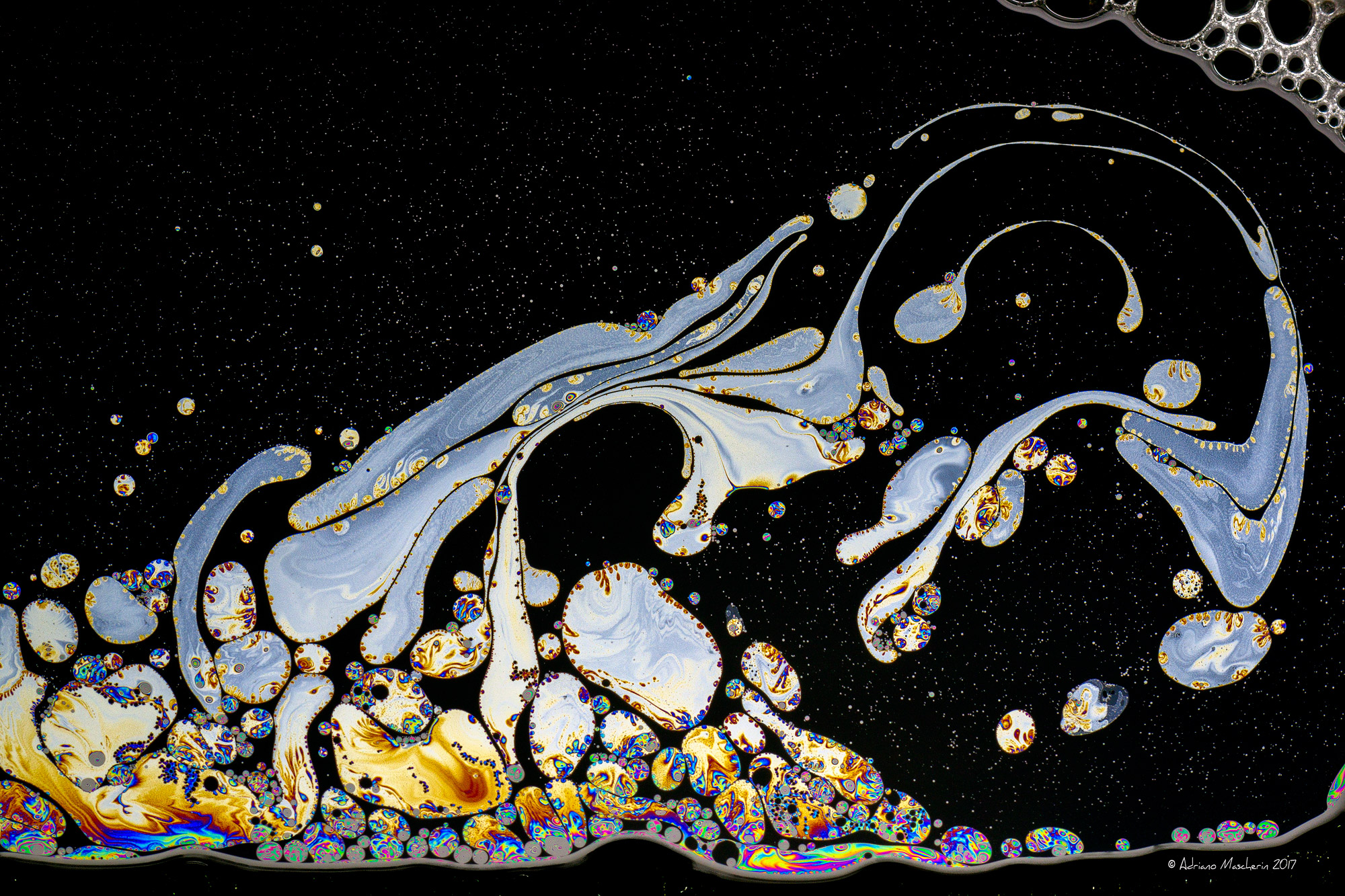 Soap bubbles: pure fantasy