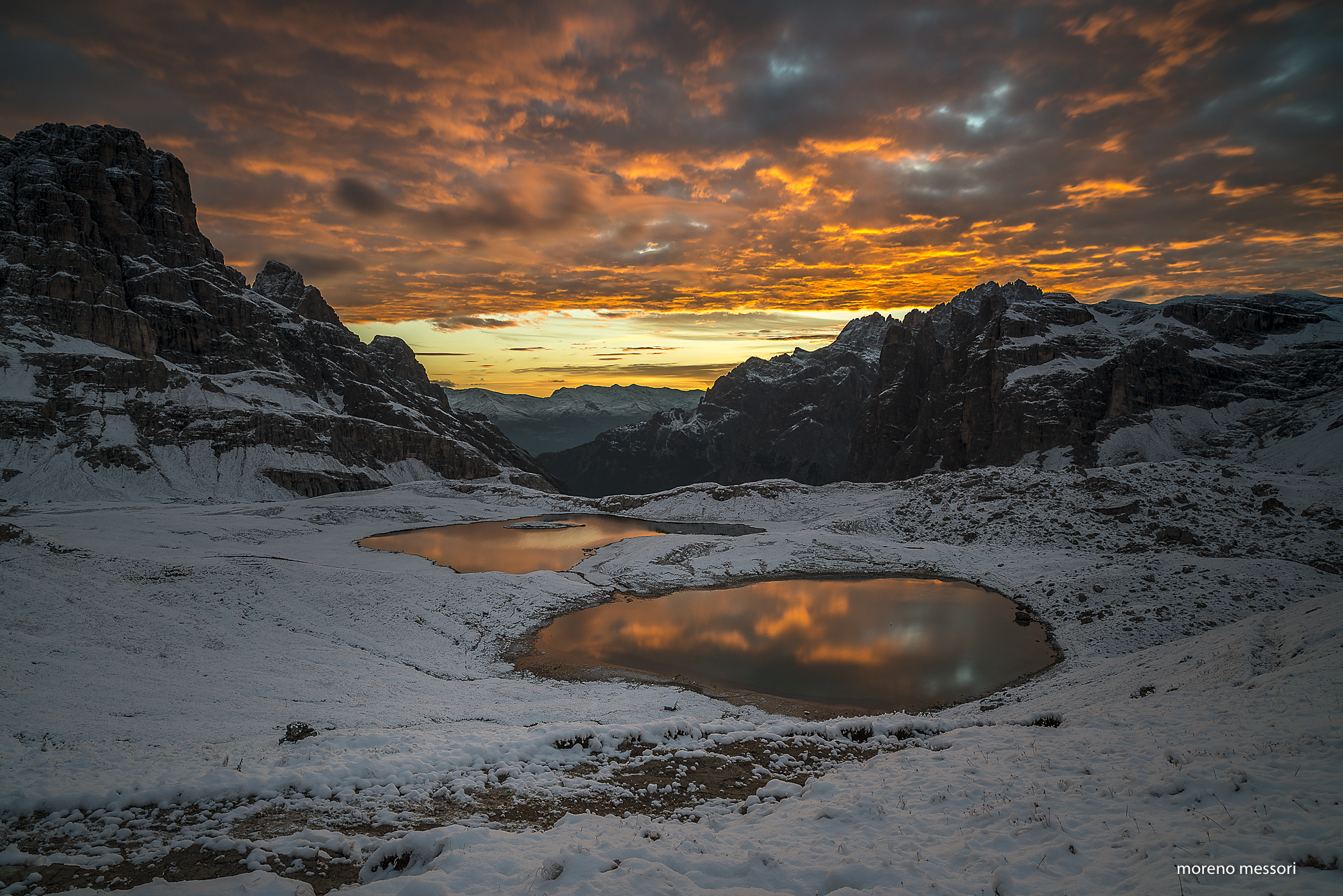 Sunrise at the lakes of the floors
