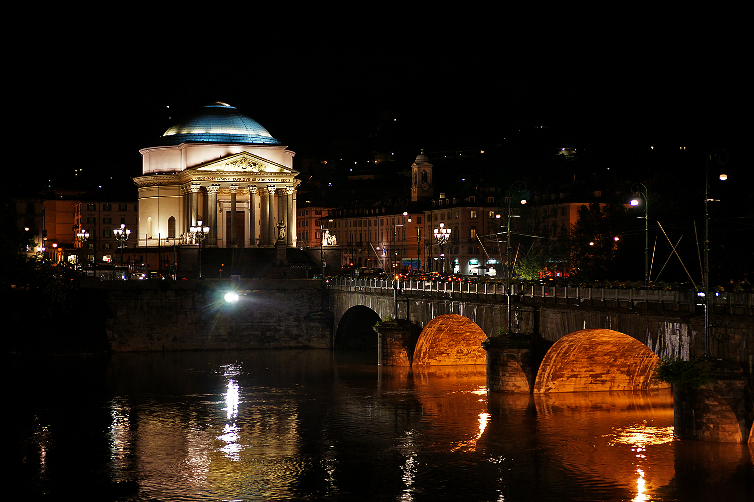 La Gran Madre di notte