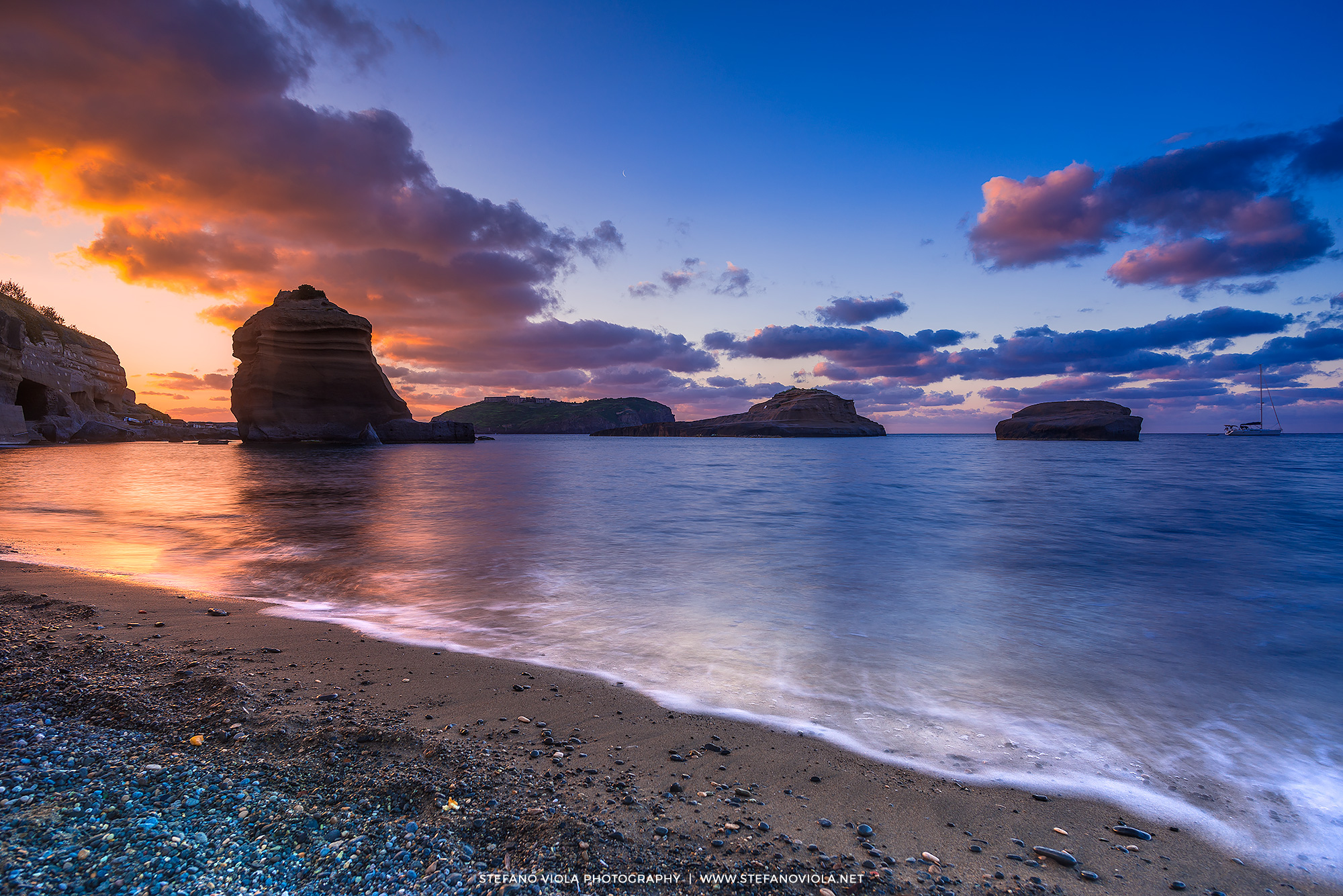 Sunrise at the beach of Cala Nave (Ventotene)