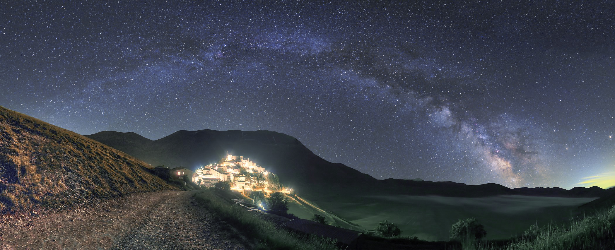 Full arch Castelluccio di Norcia