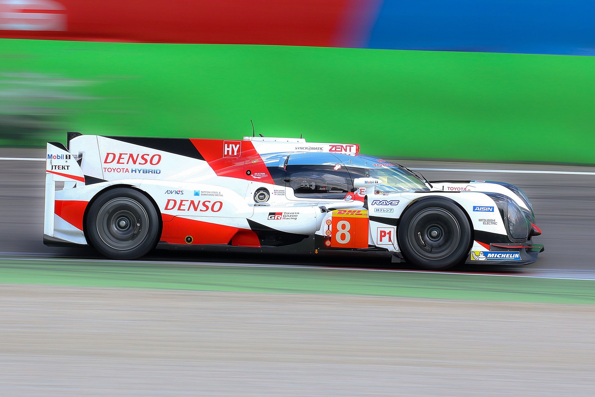 In pursuit of the victory at Le Mans