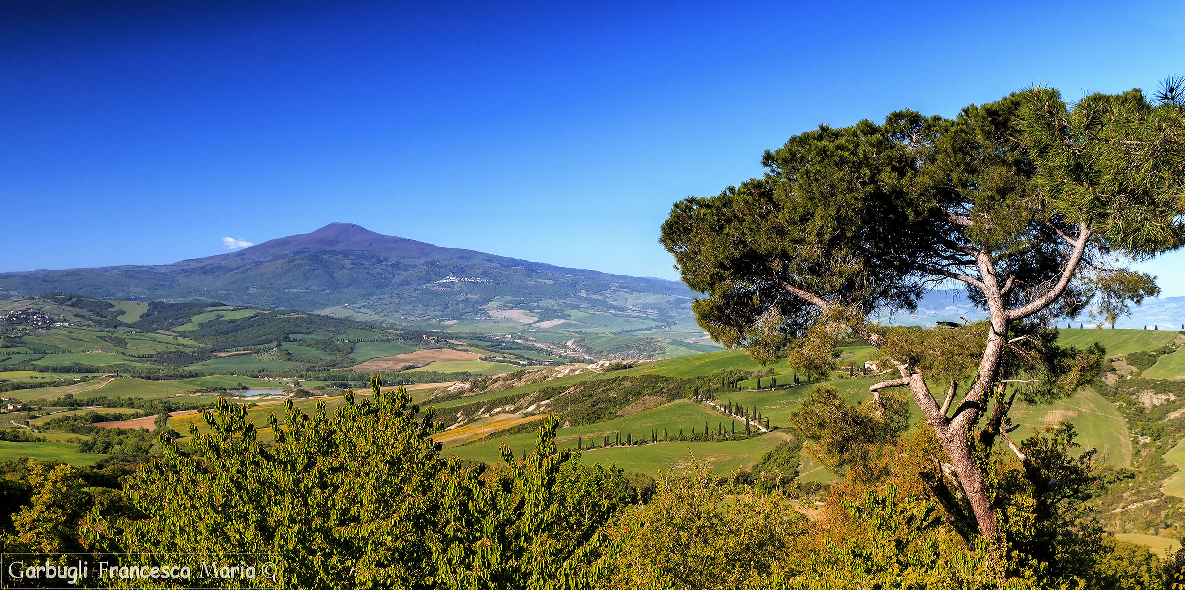 Entering Val d'Orcia from La Foce