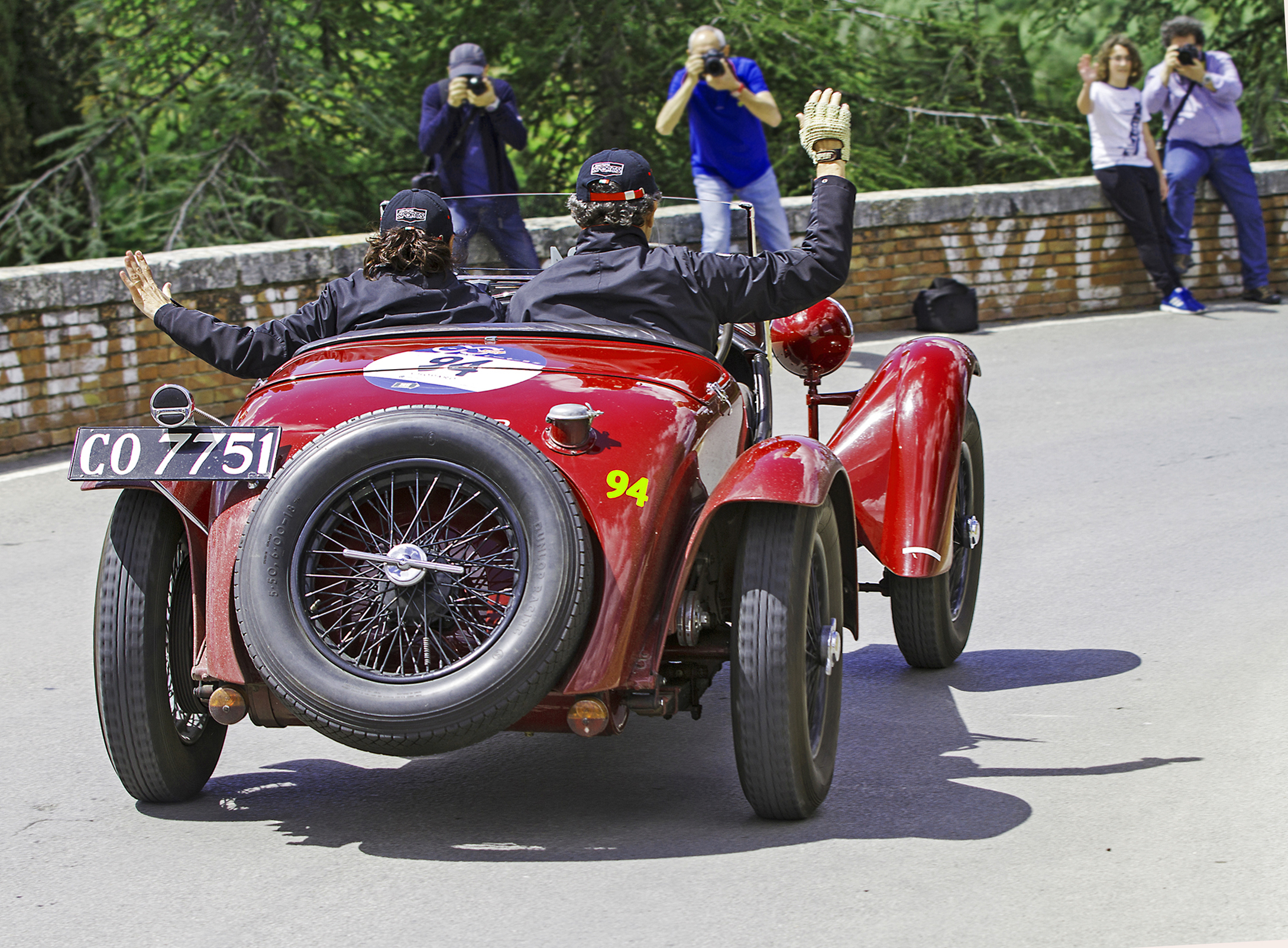 Chapeau !!!!! ... passes the Ferrari