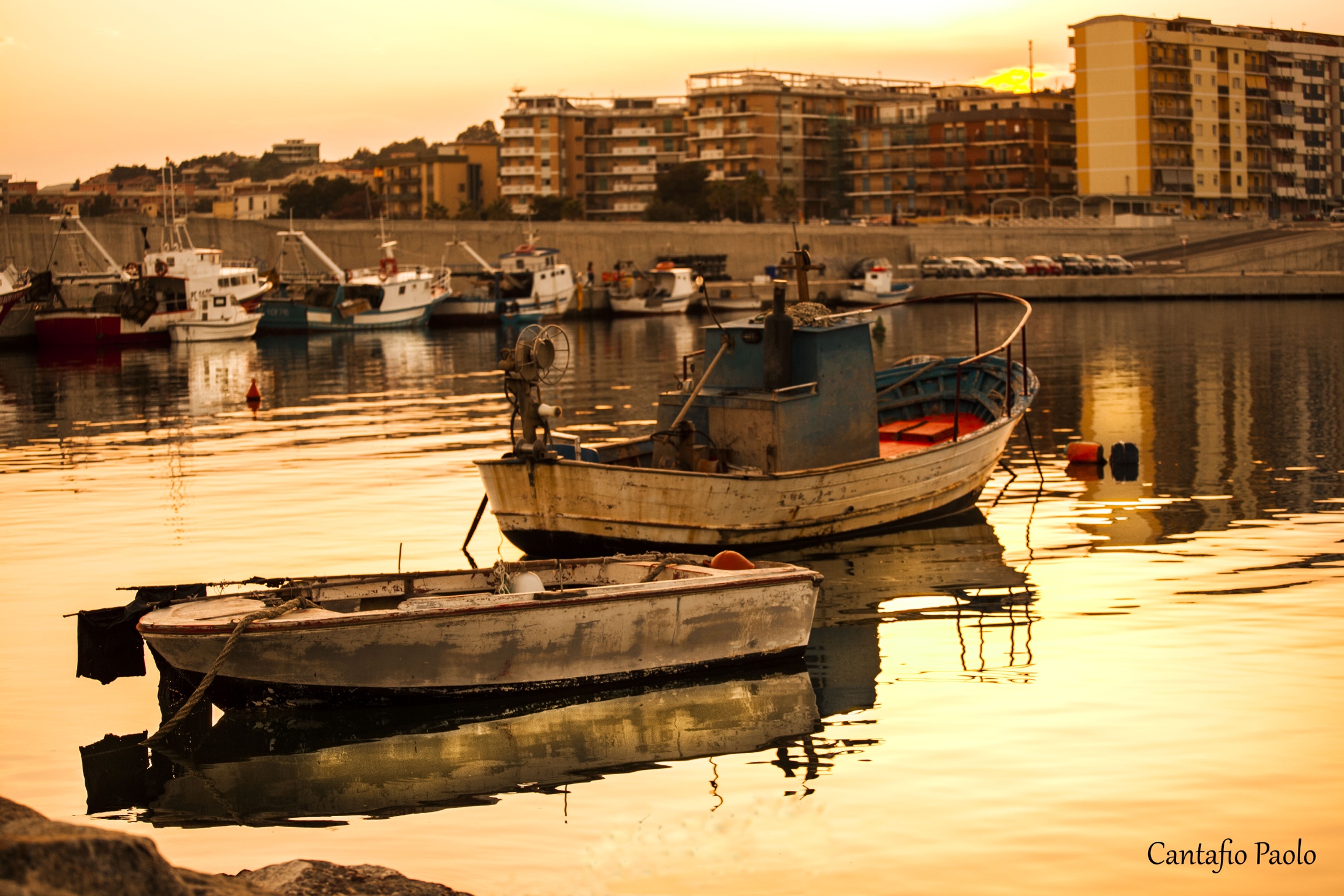 The quiet of the harbor