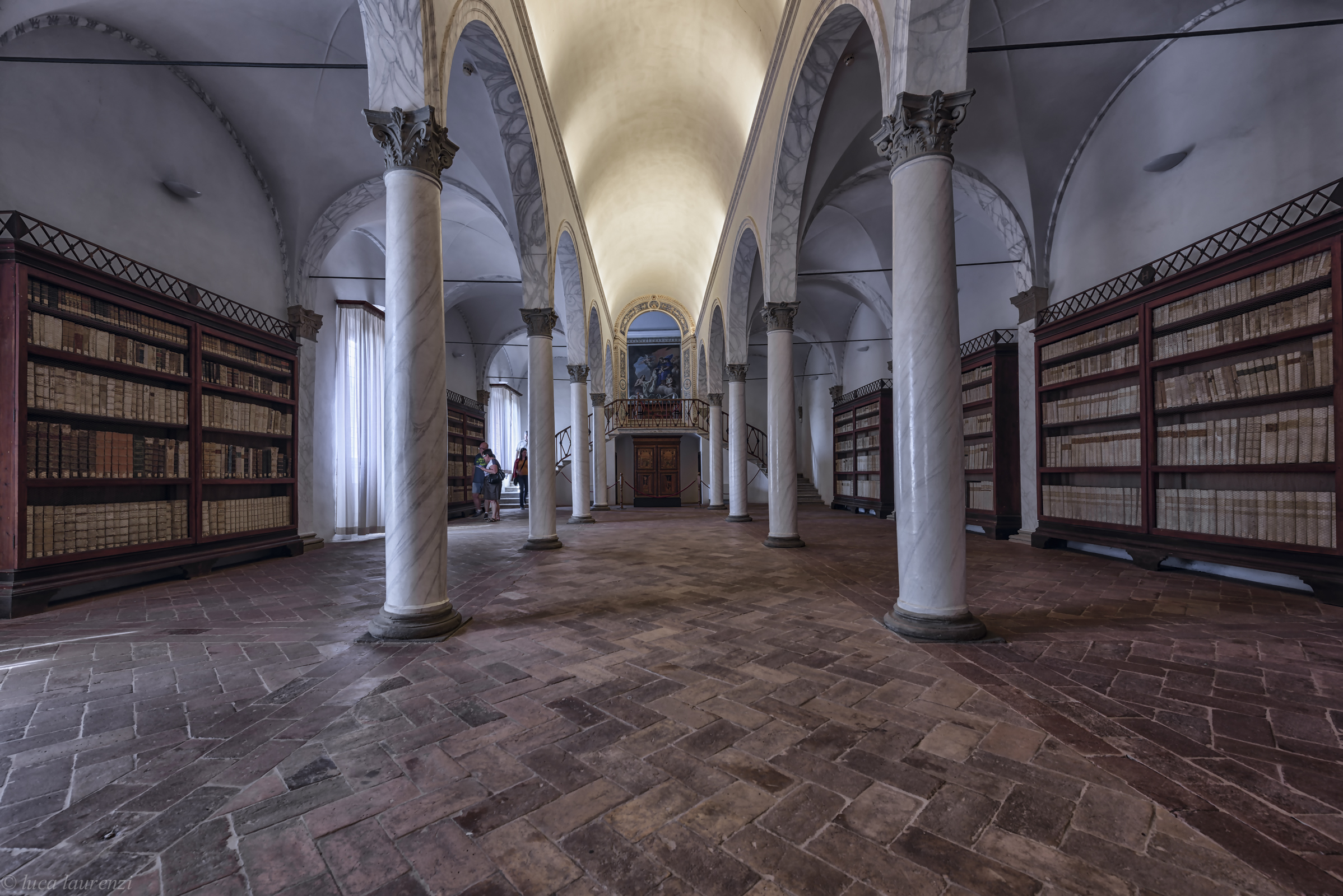 The library (the other face)