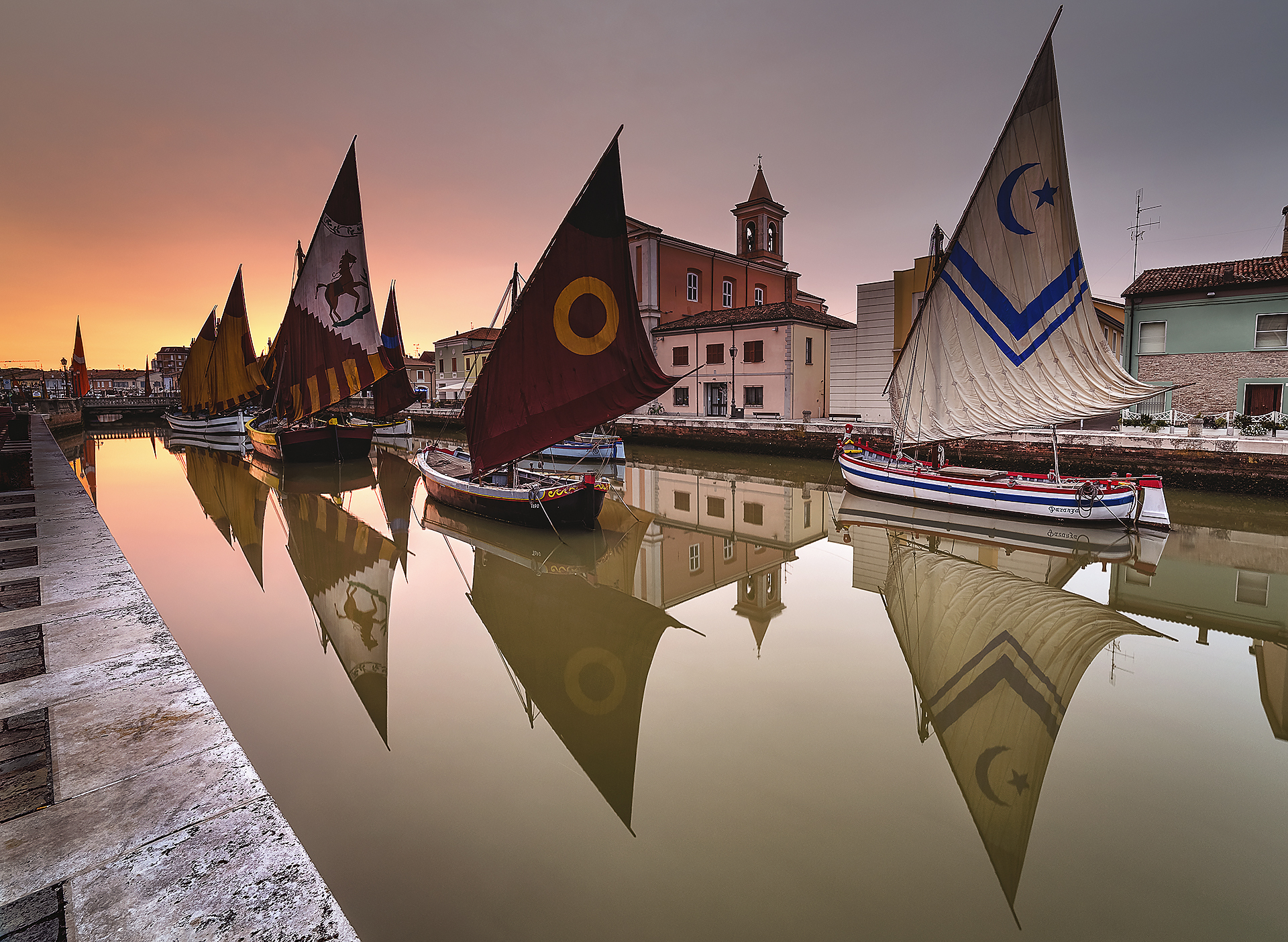 Alba al portocanale di cesenatico