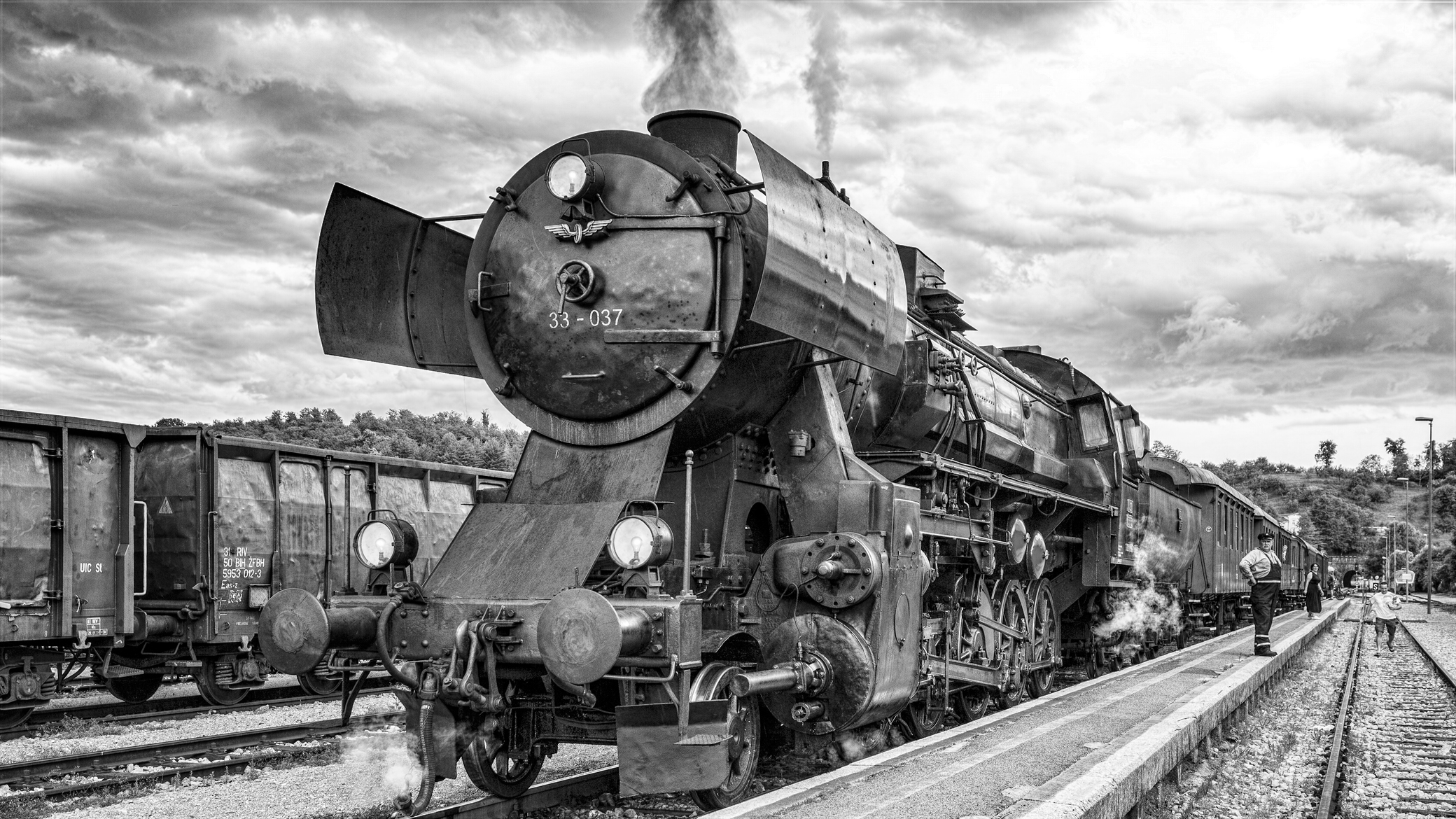 Ciuf ... Ciuf, ladies in a carriage!