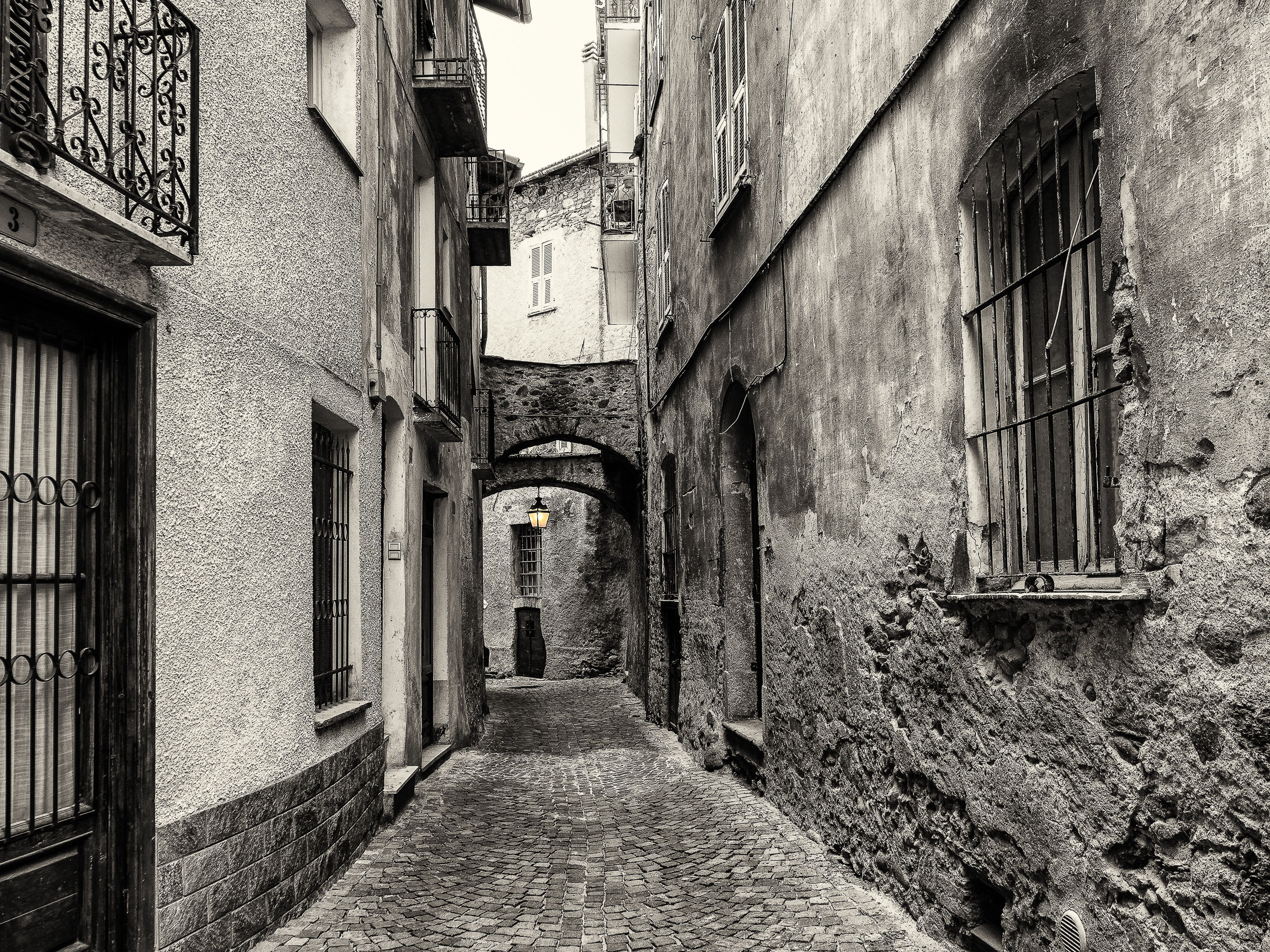 Tra i vicoli del paese - Ormea CN