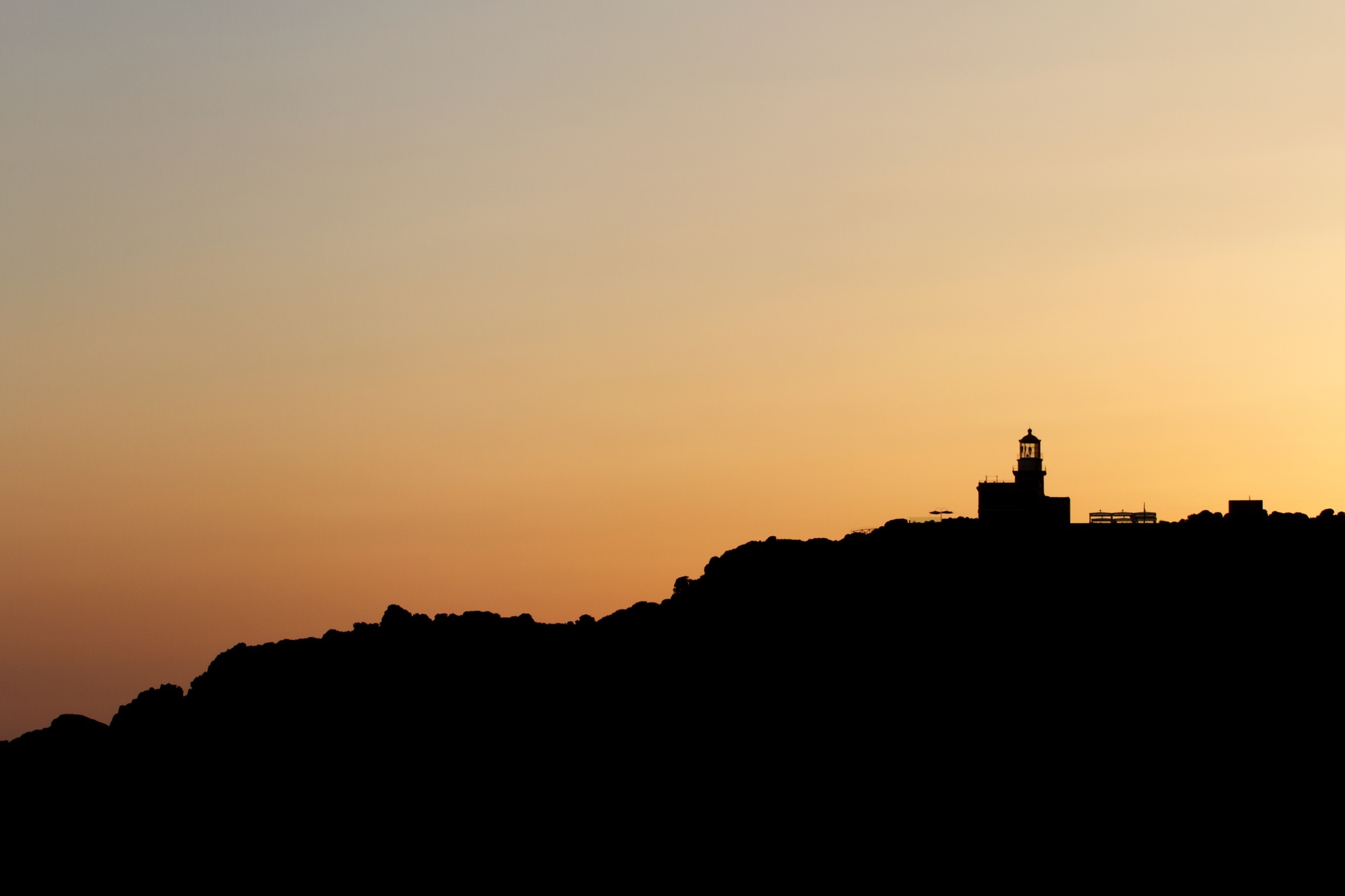 Faro al tramonto