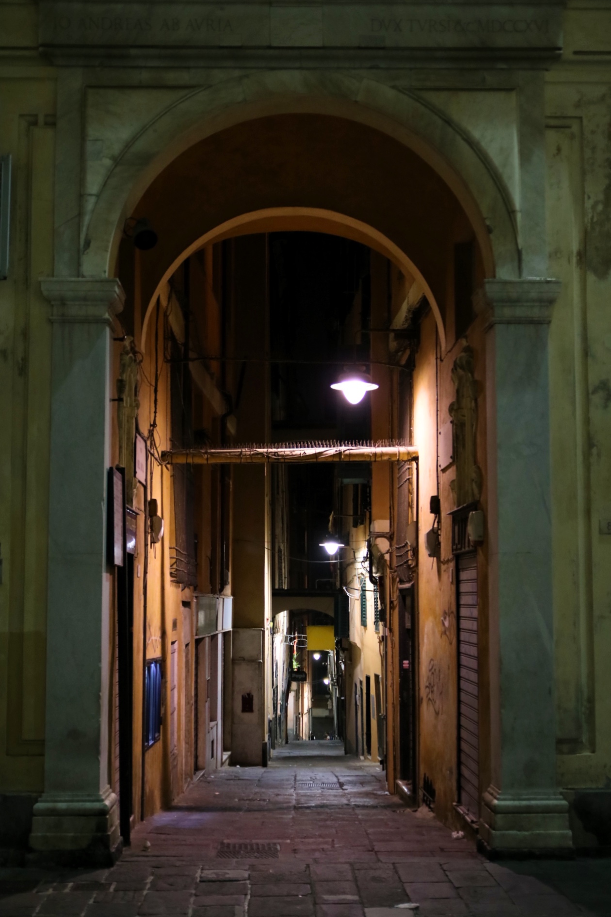 Genova alley