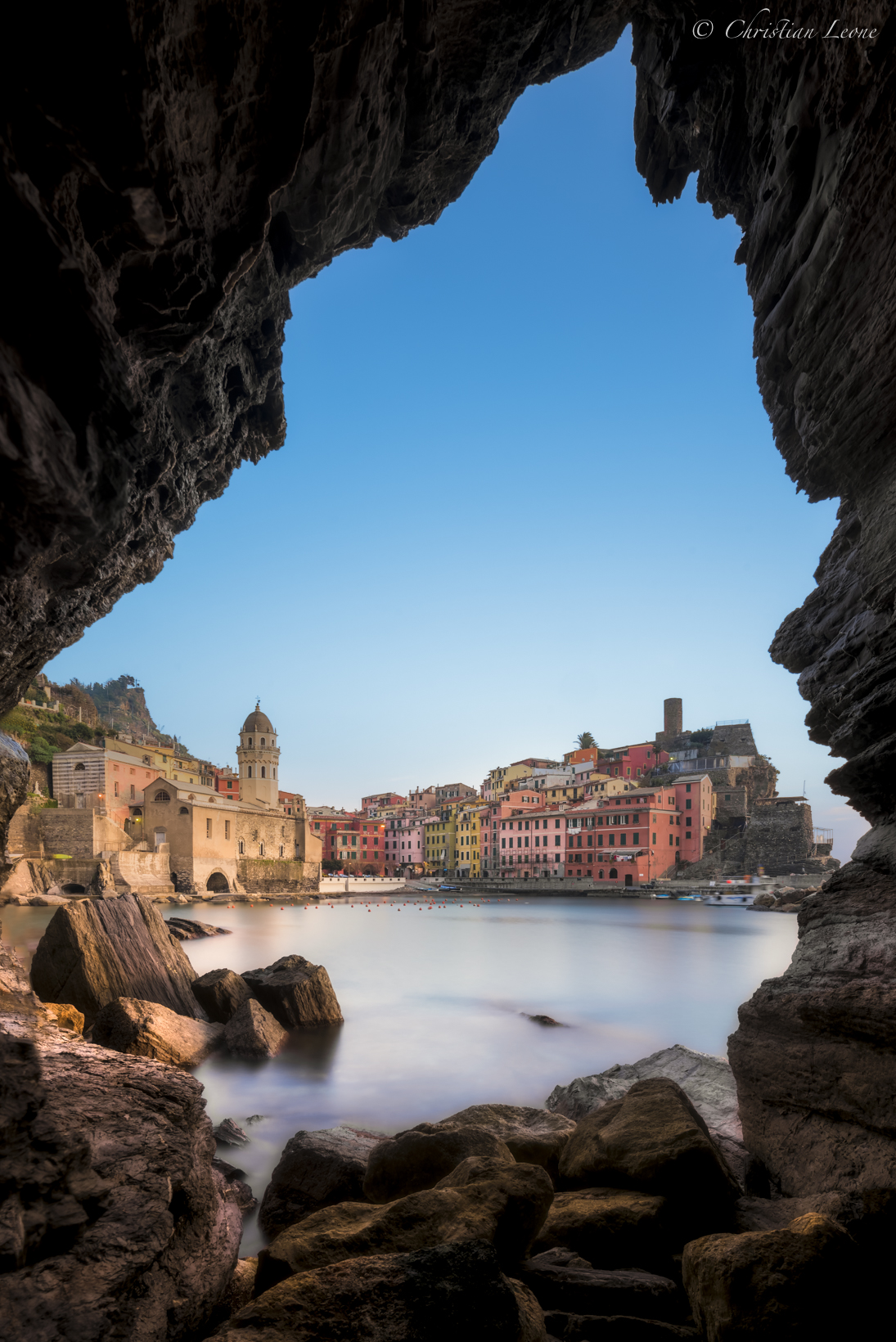 Vernazza Frame in what rocks