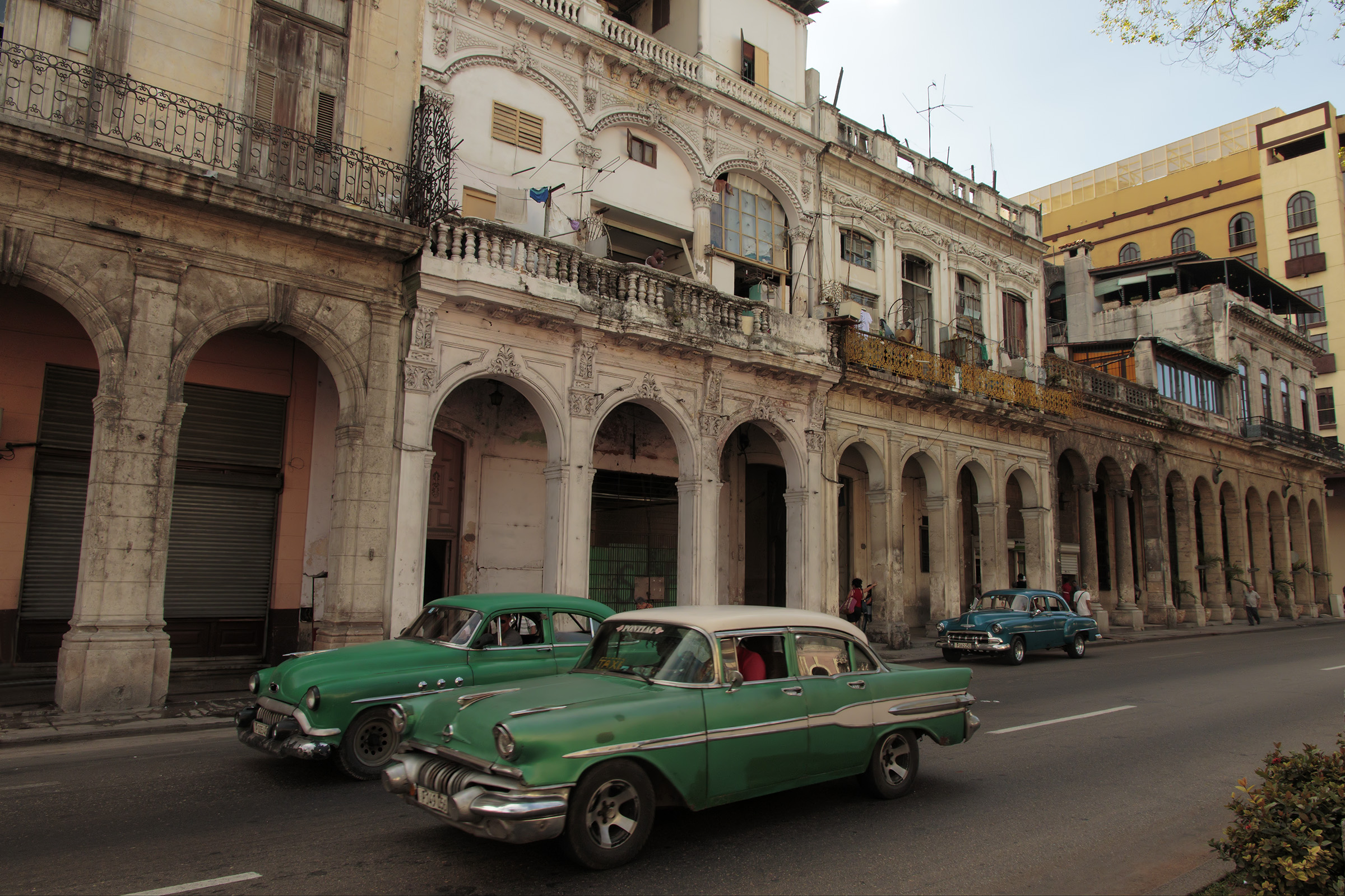 Buick Pontiac and Chevrolet in Havana