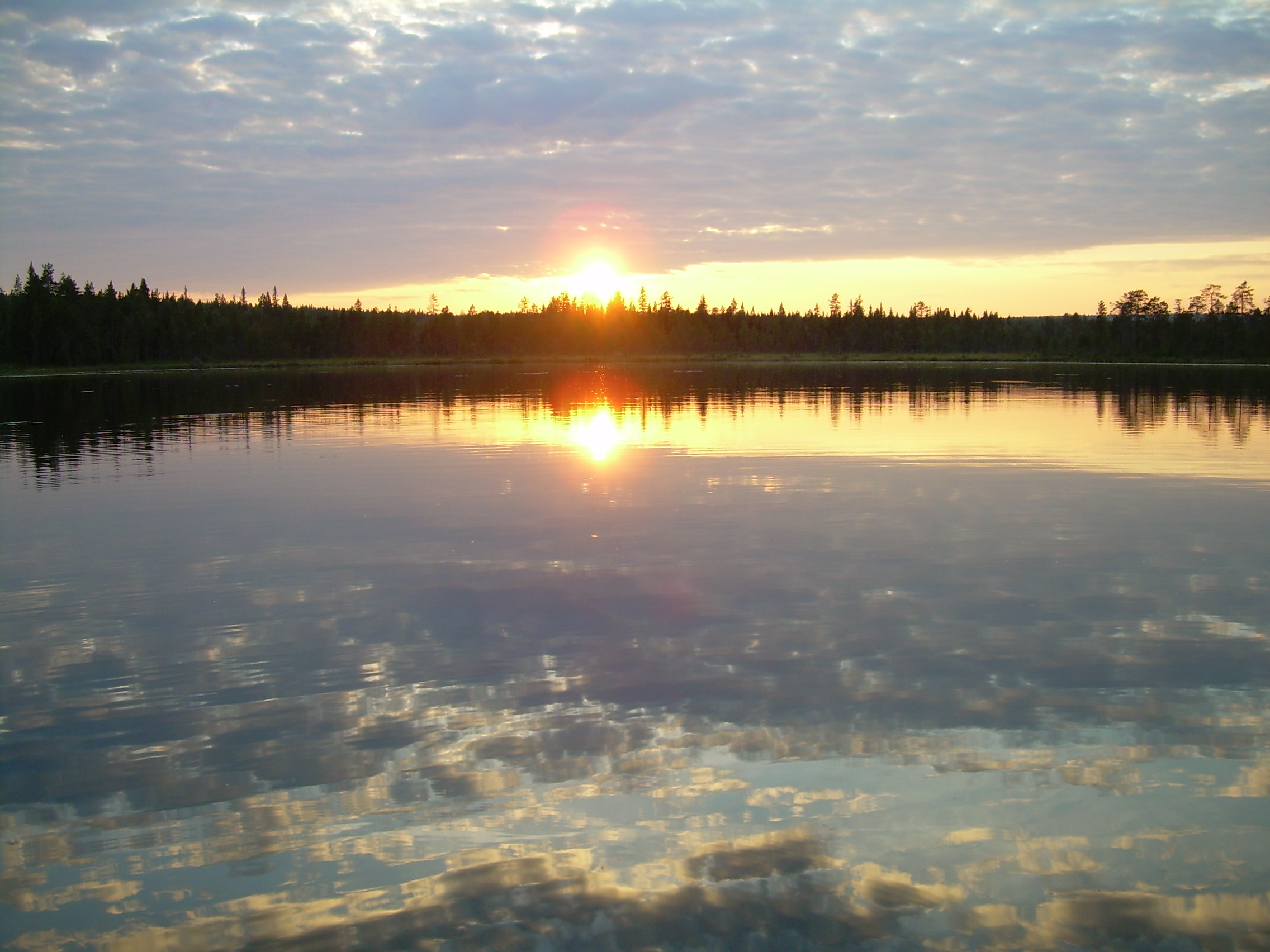 Svezia, Lago ad Otsijon al tramonto