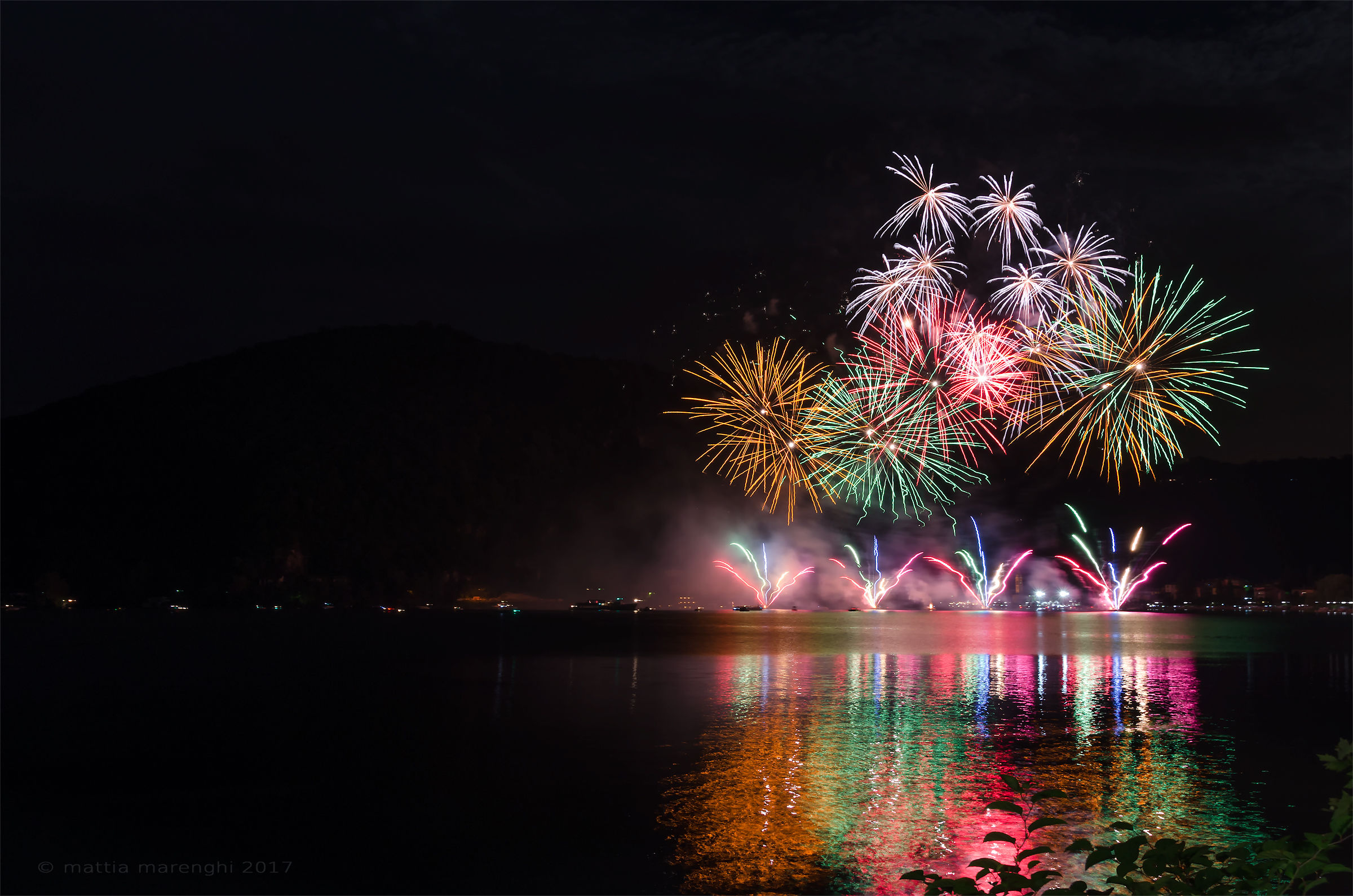 Ponte Tresa and the fires on the lake 01