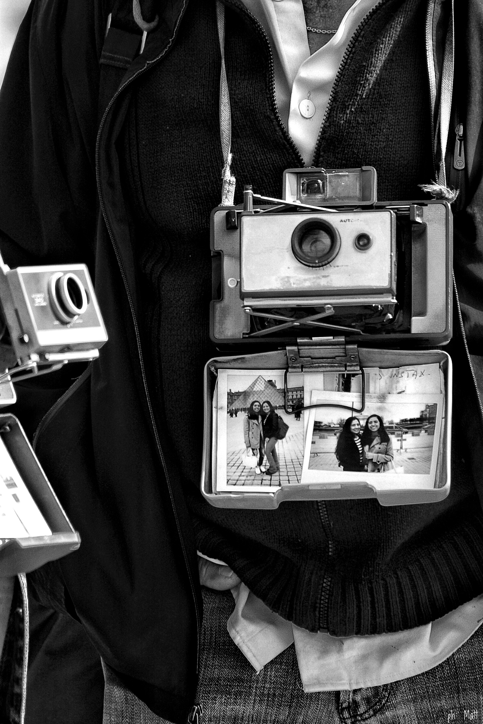 Who photographs who?