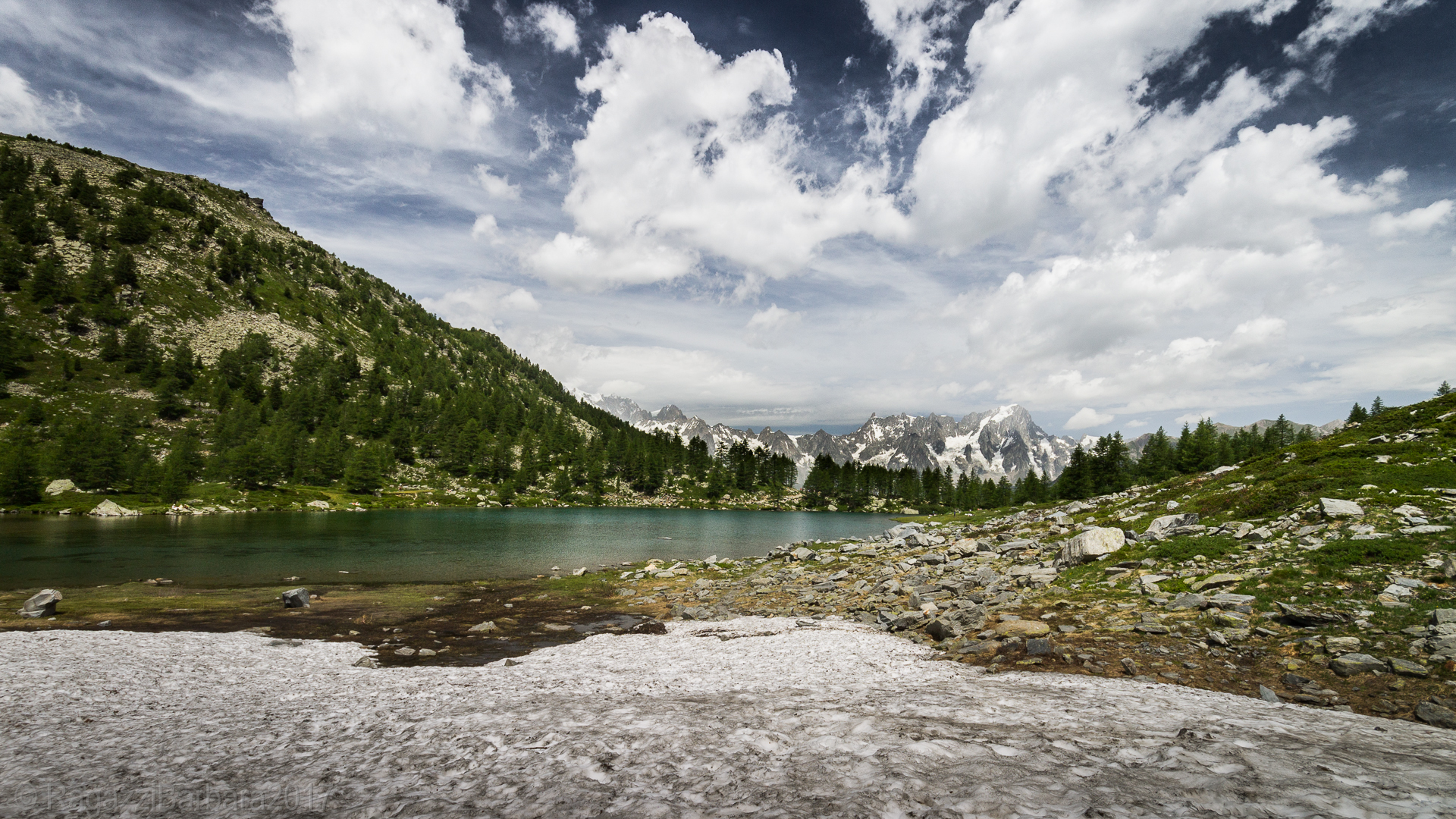 Arpy Lake between winter and spring
