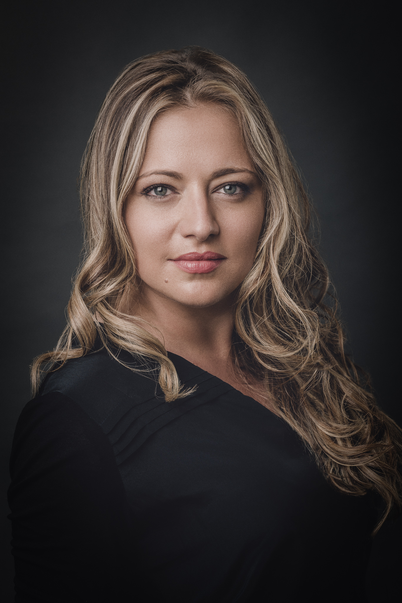 Veronica Gentili / Portrait / Book Cover