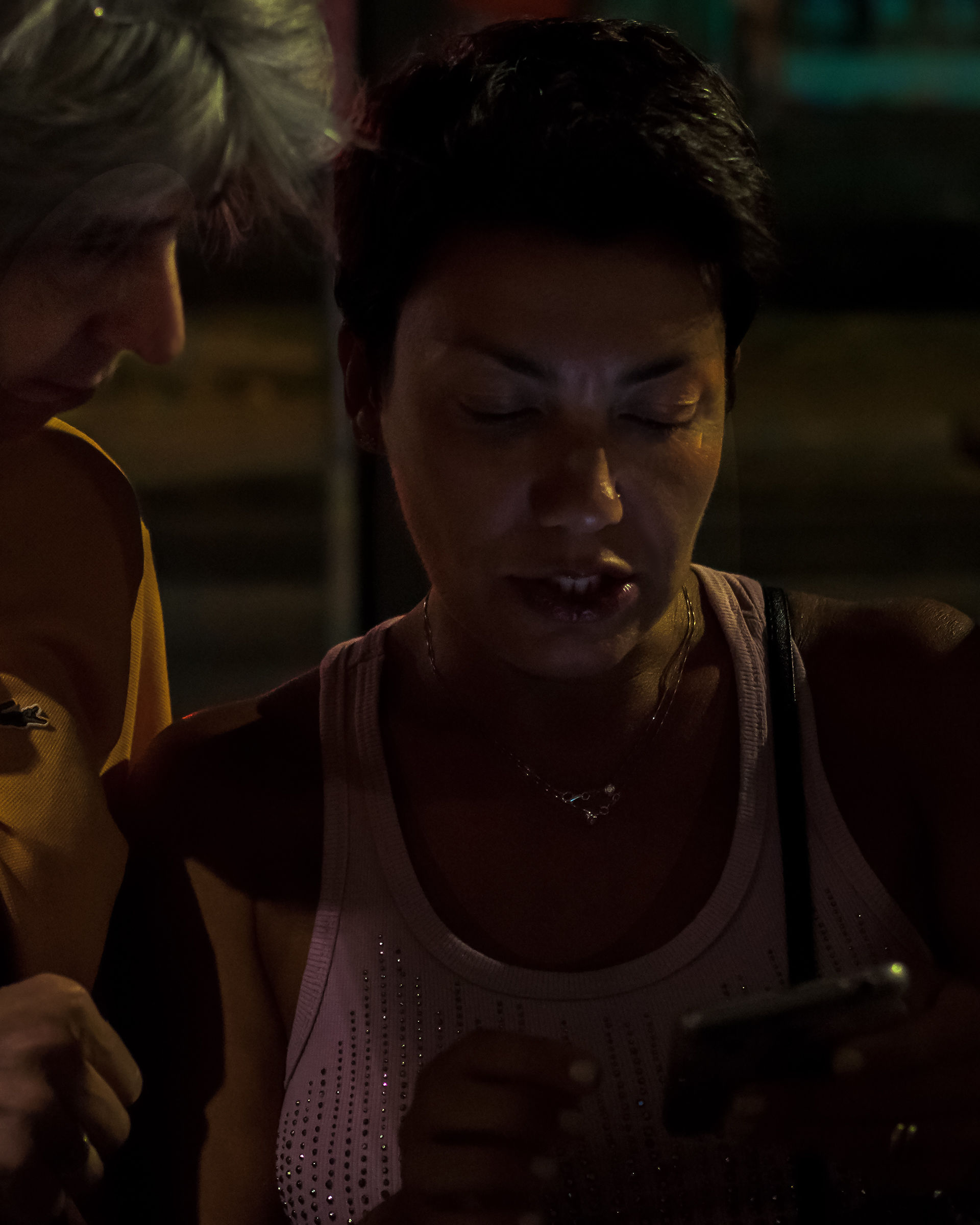 Antonella e Sara cercano la via