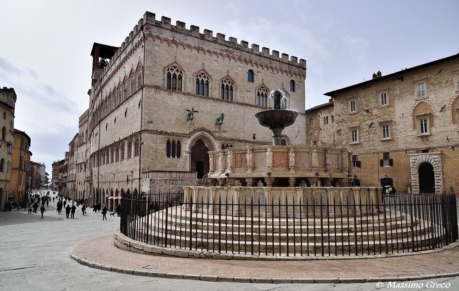 La Fontana maggiore e Palazzo dei Priori - Perugia