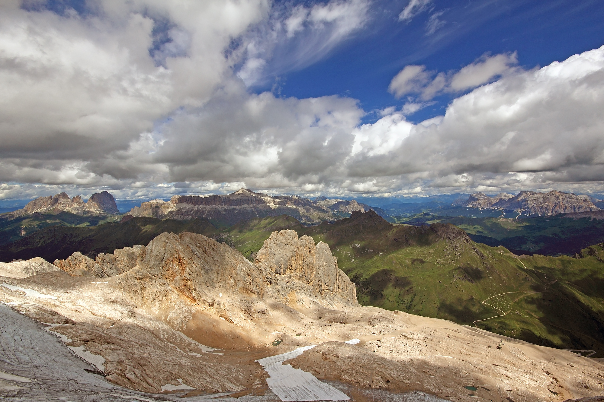 Dalla cima della Marmolada i tre massicci