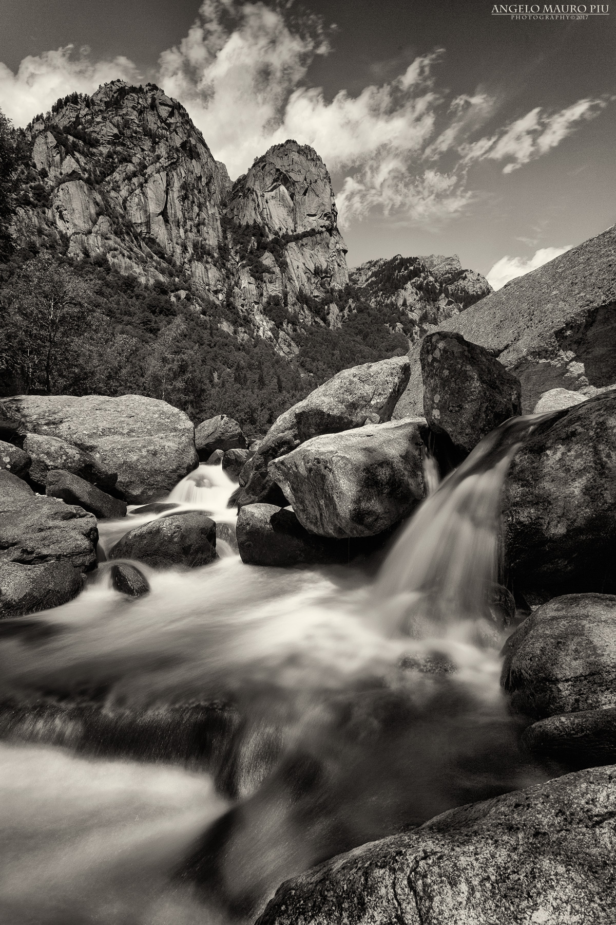 Precipice of asteroids