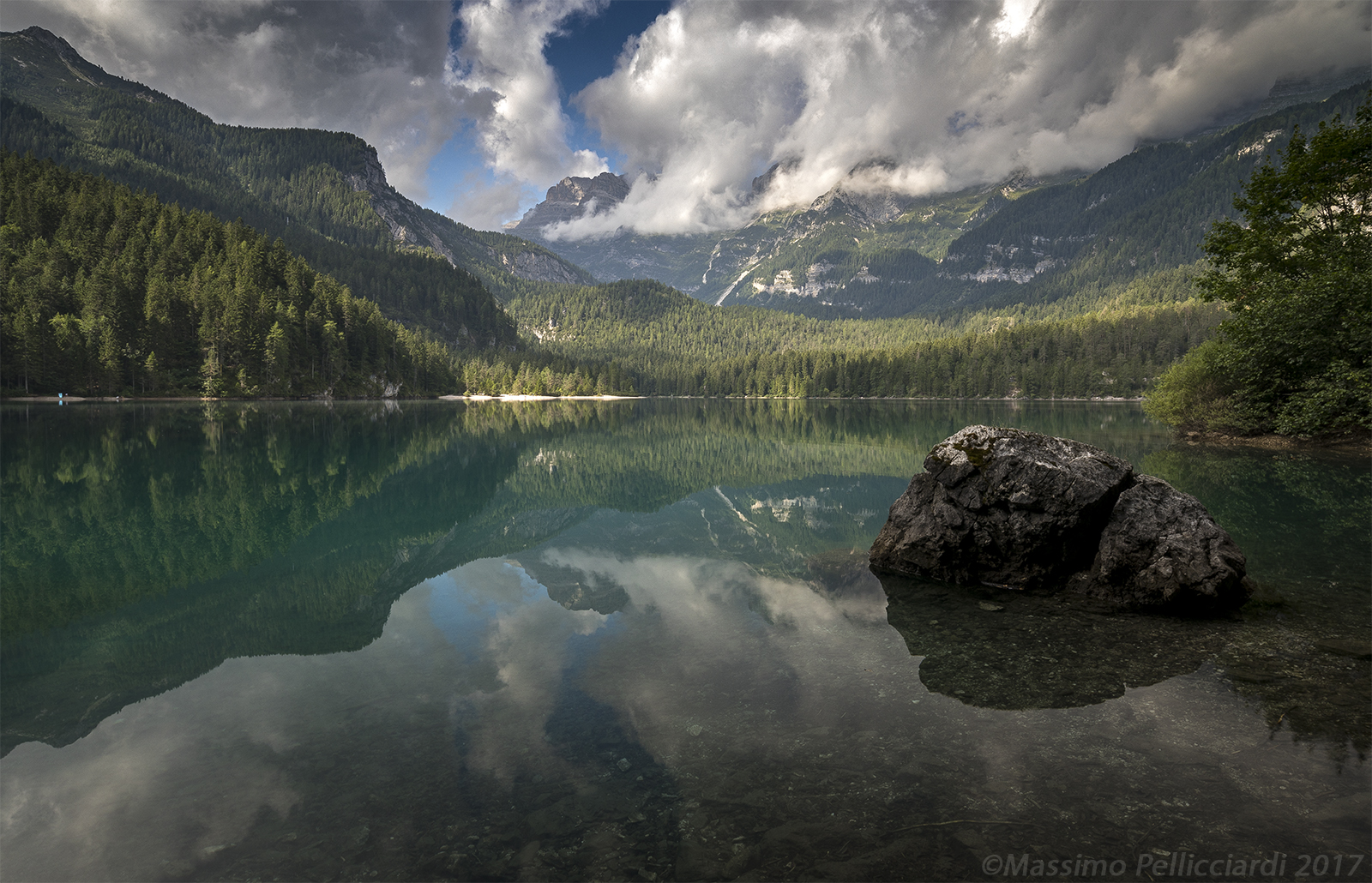 Riflessi al lago Tovel