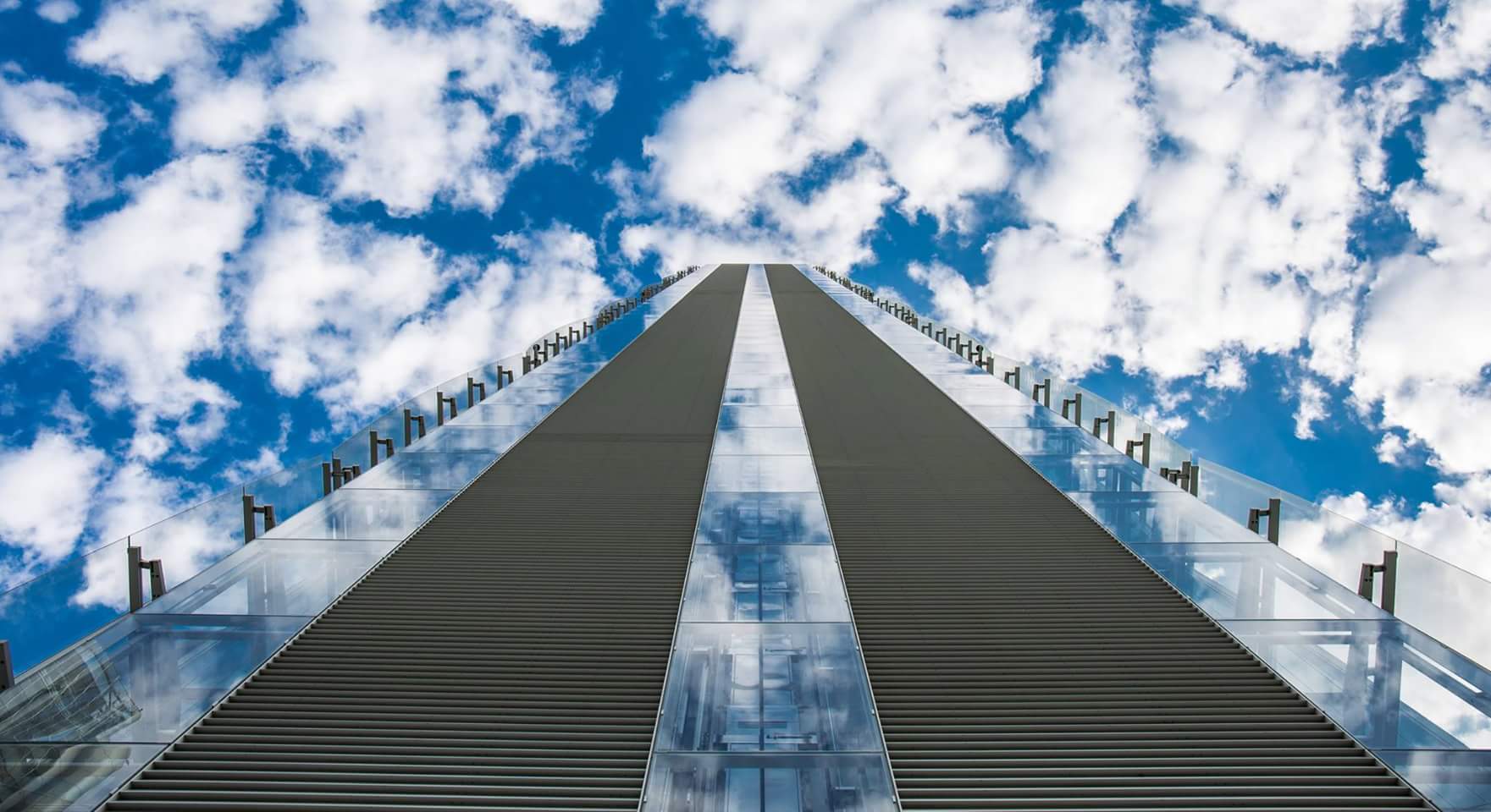 Palazzo Allianz as an auto-building