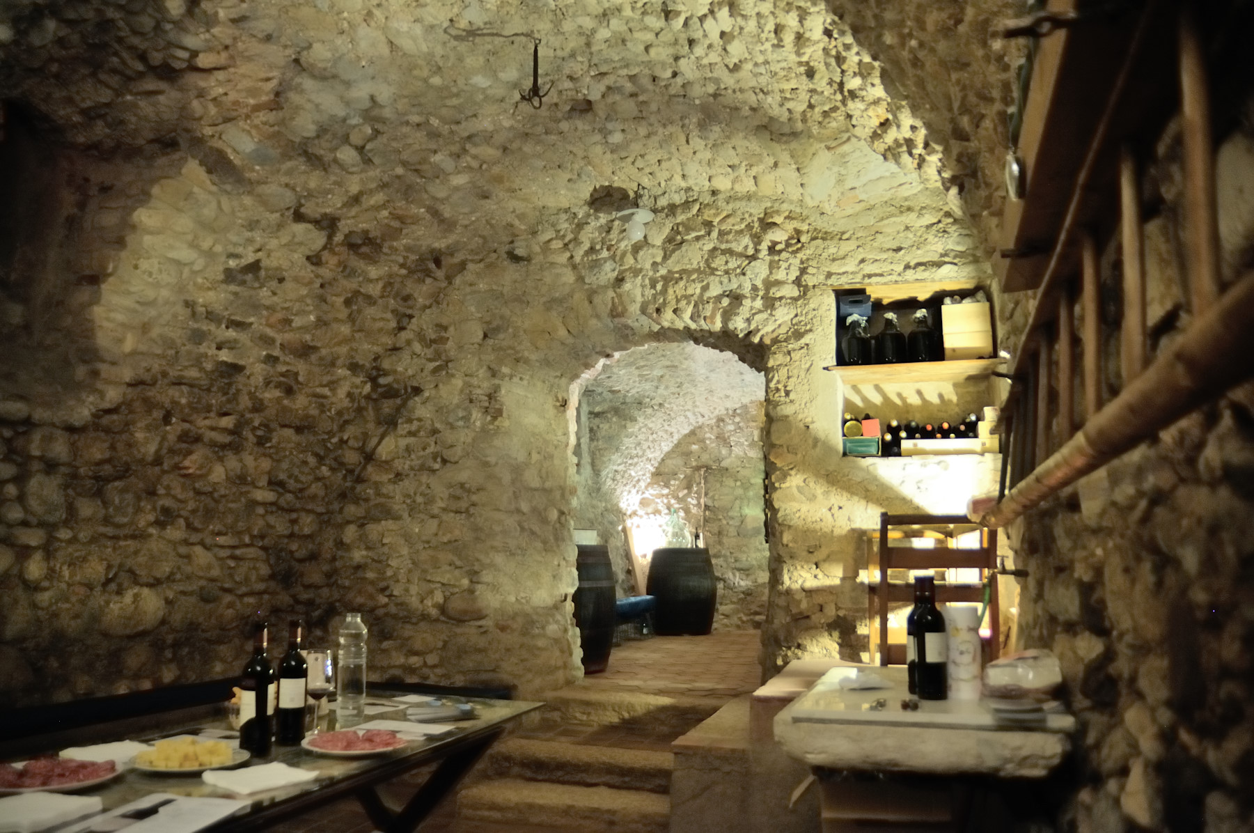 Sapori e vini nelle Cantine fonde di Ala (tn)