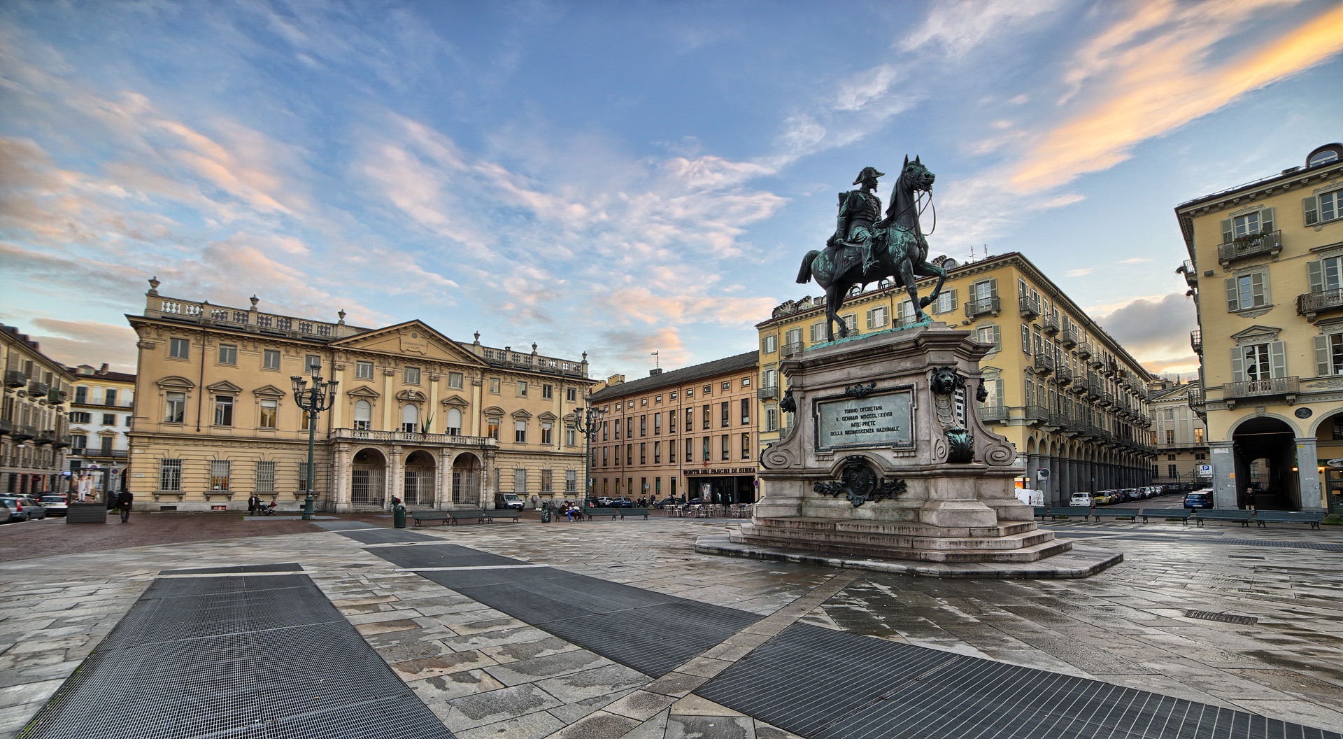 Torino, Piazza Bodoni