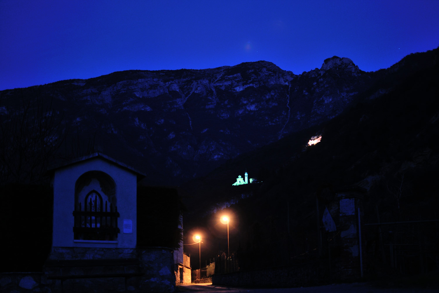 Al calar della notte....una preghiera sale....