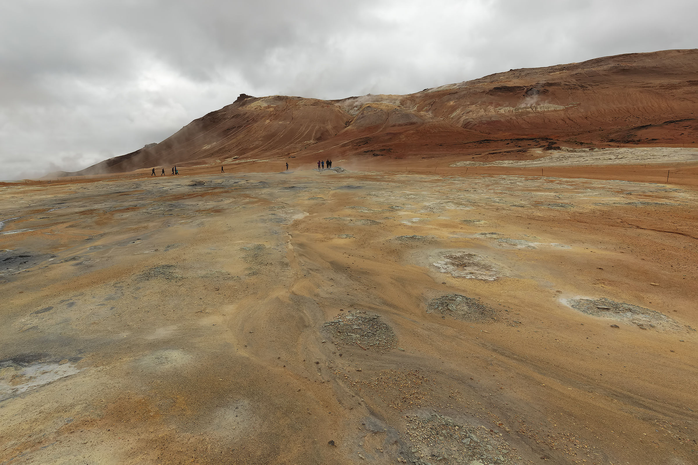 Hveravond, walking on the moon