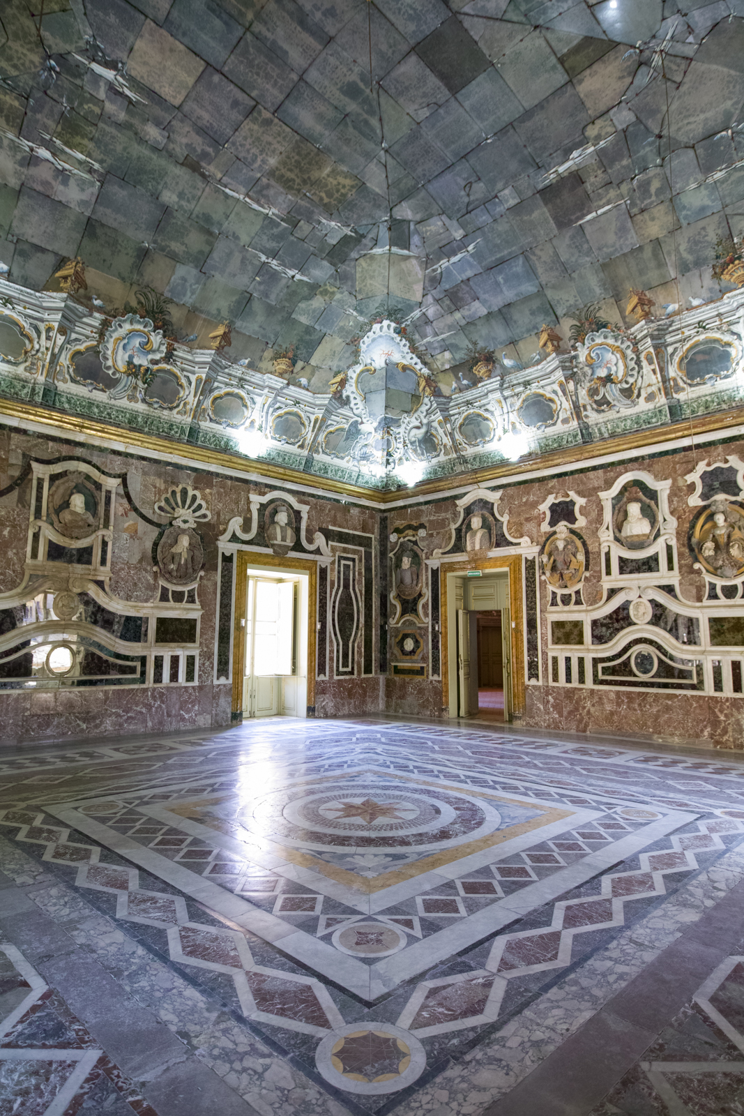 Bagheria, Villa Palagonia, Hall of Mirrors