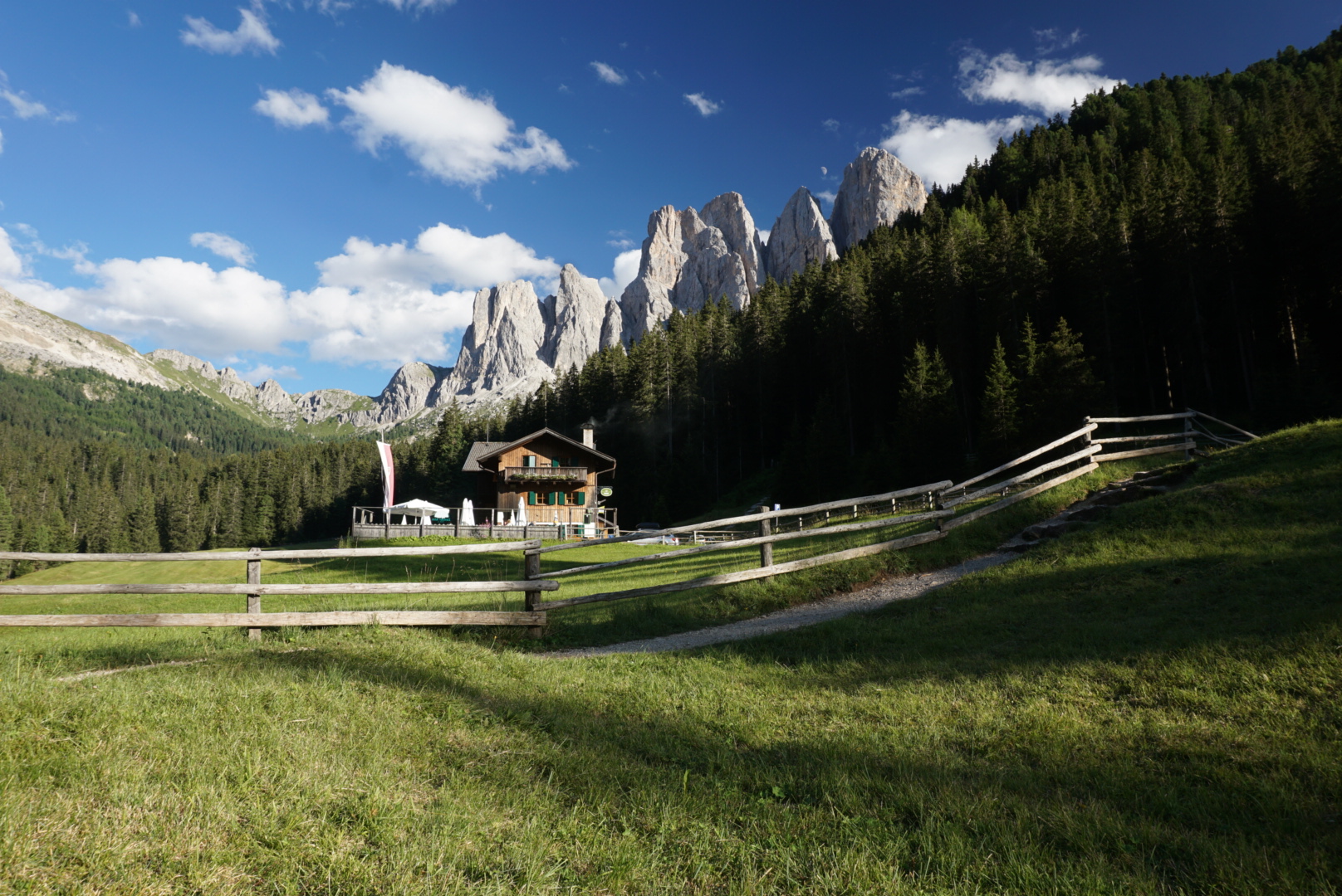 Zannes. Funes Valley