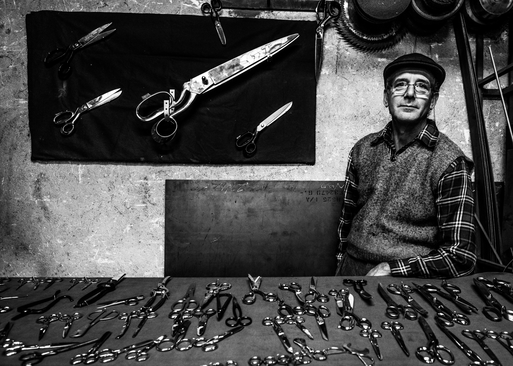 The Scissors Manufacturer