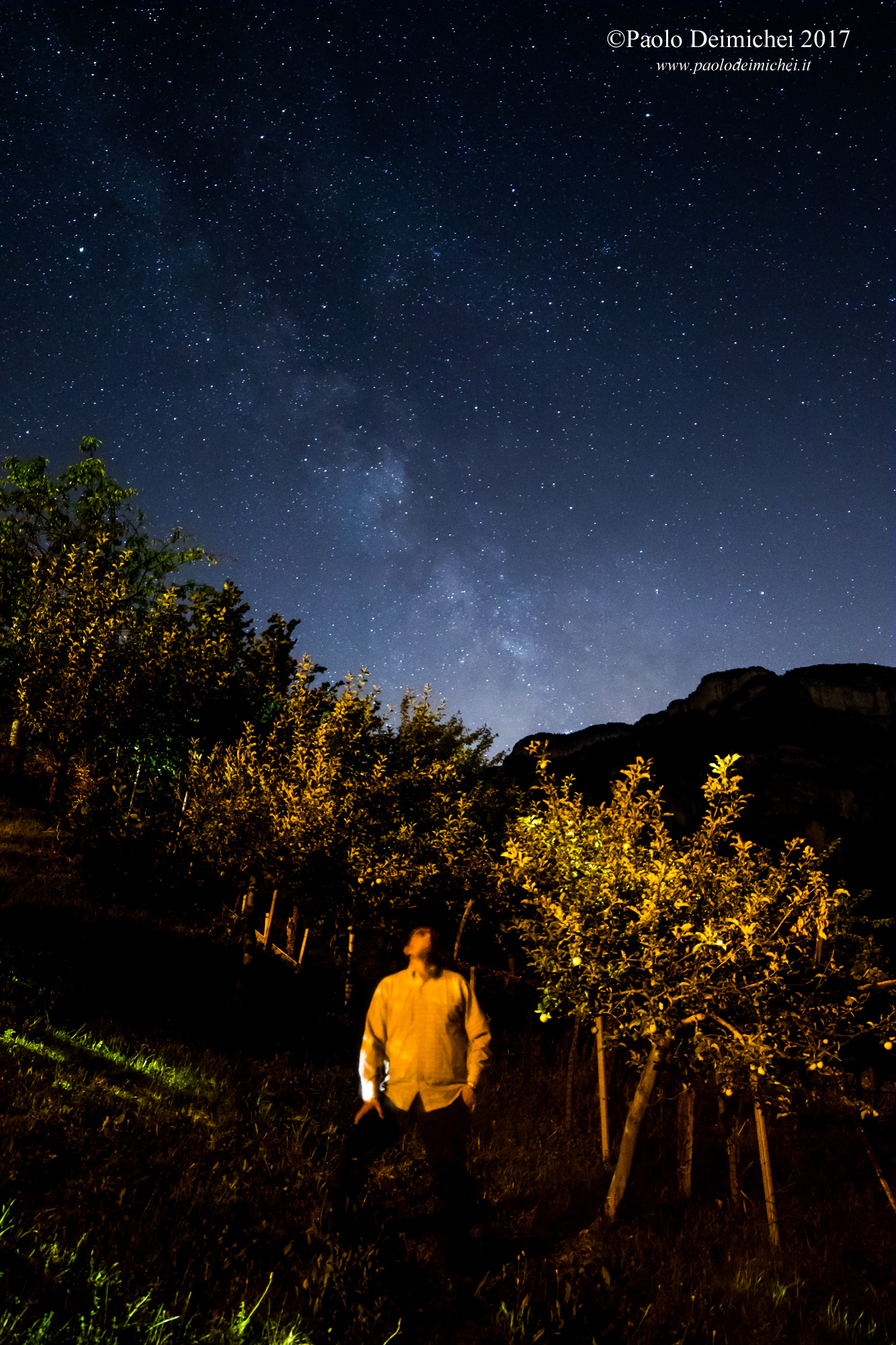Under the Milky Way to admire the falling stars